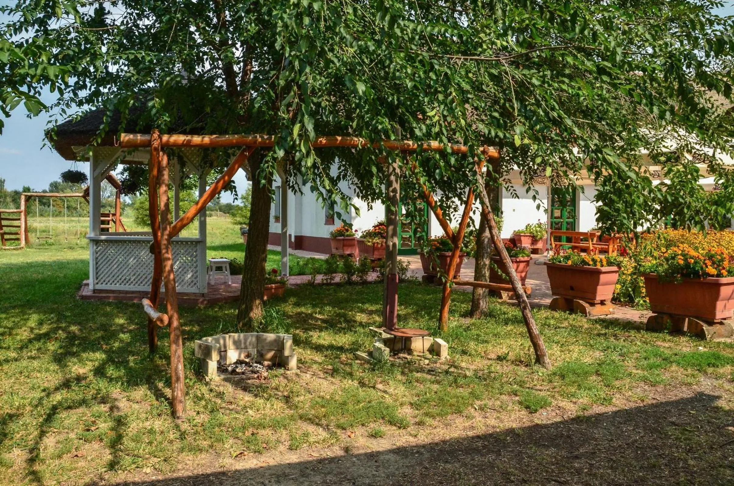 Antal-tavi Fogadó és Horgászparadicsom