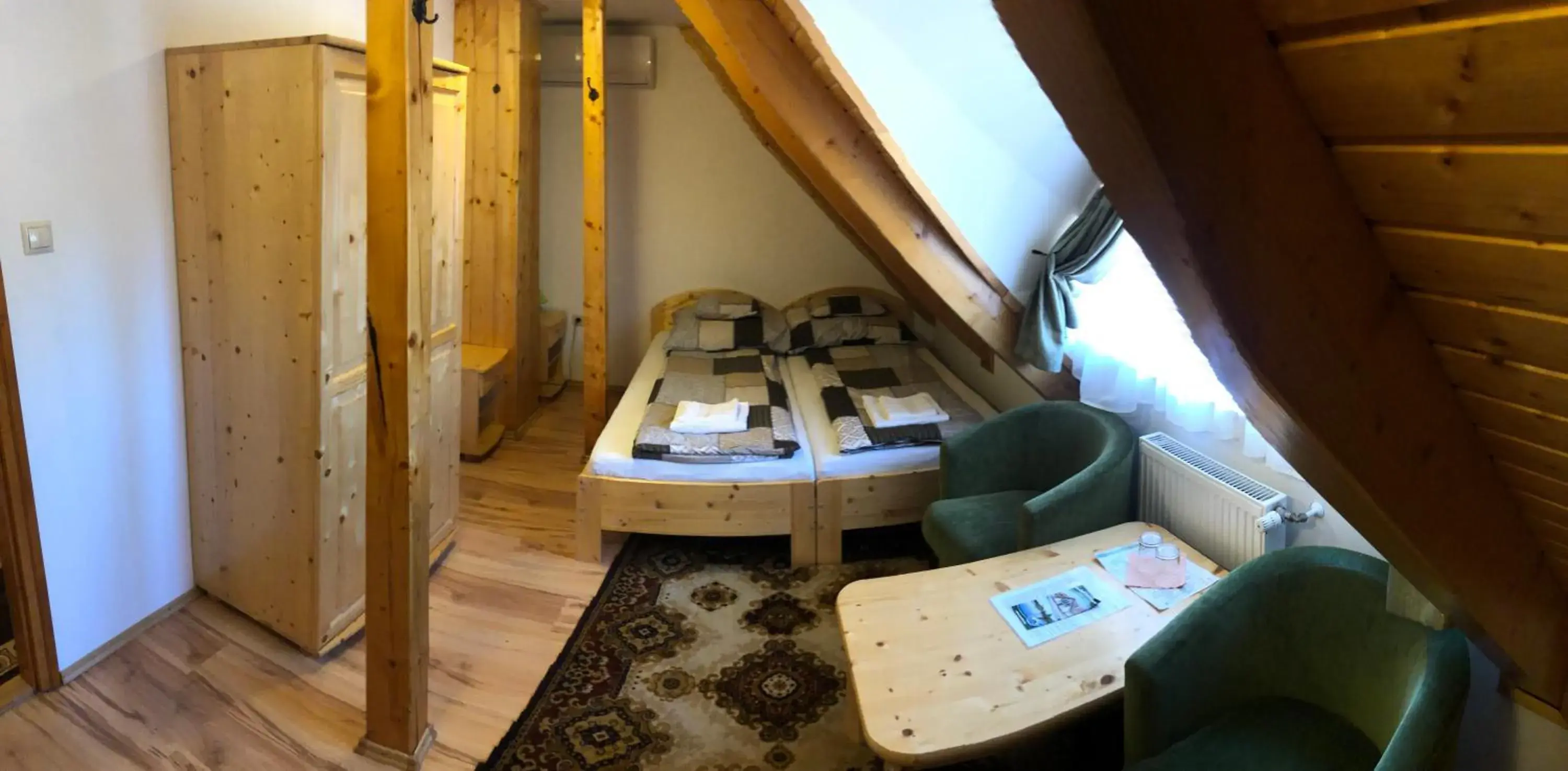 Triple Room with Lake View in Antal-tavi Fogadó és Horgászparadicsom Triple Room with Lake View in Antal-tavi Fogadó és Horgászparadicsom