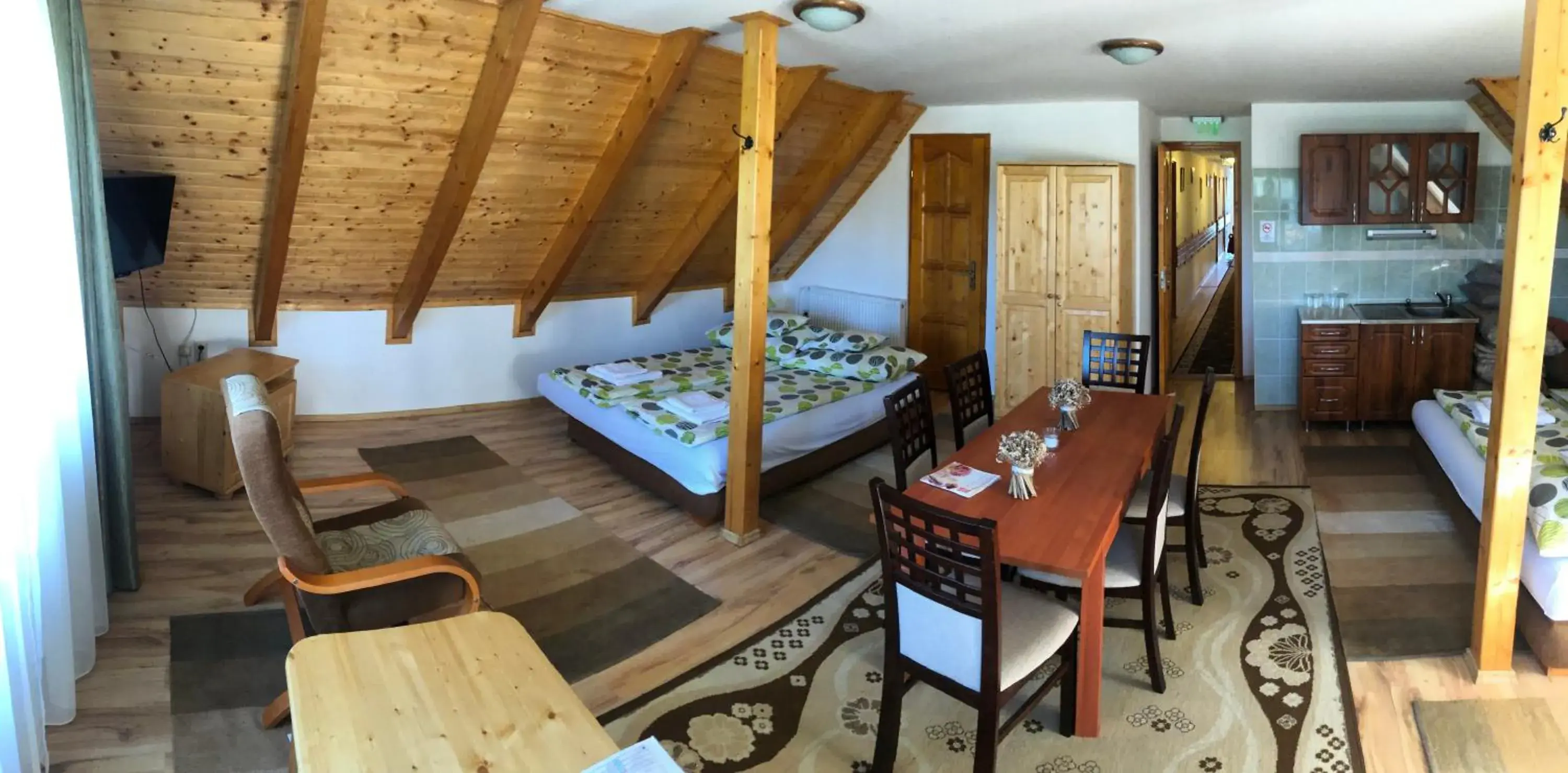 Family Room with Balcony in Antal-tavi Fogadó és Horgászparadicsom Family Room with Balcony in Antal-tavi Fogadó és Horgászparadicsom