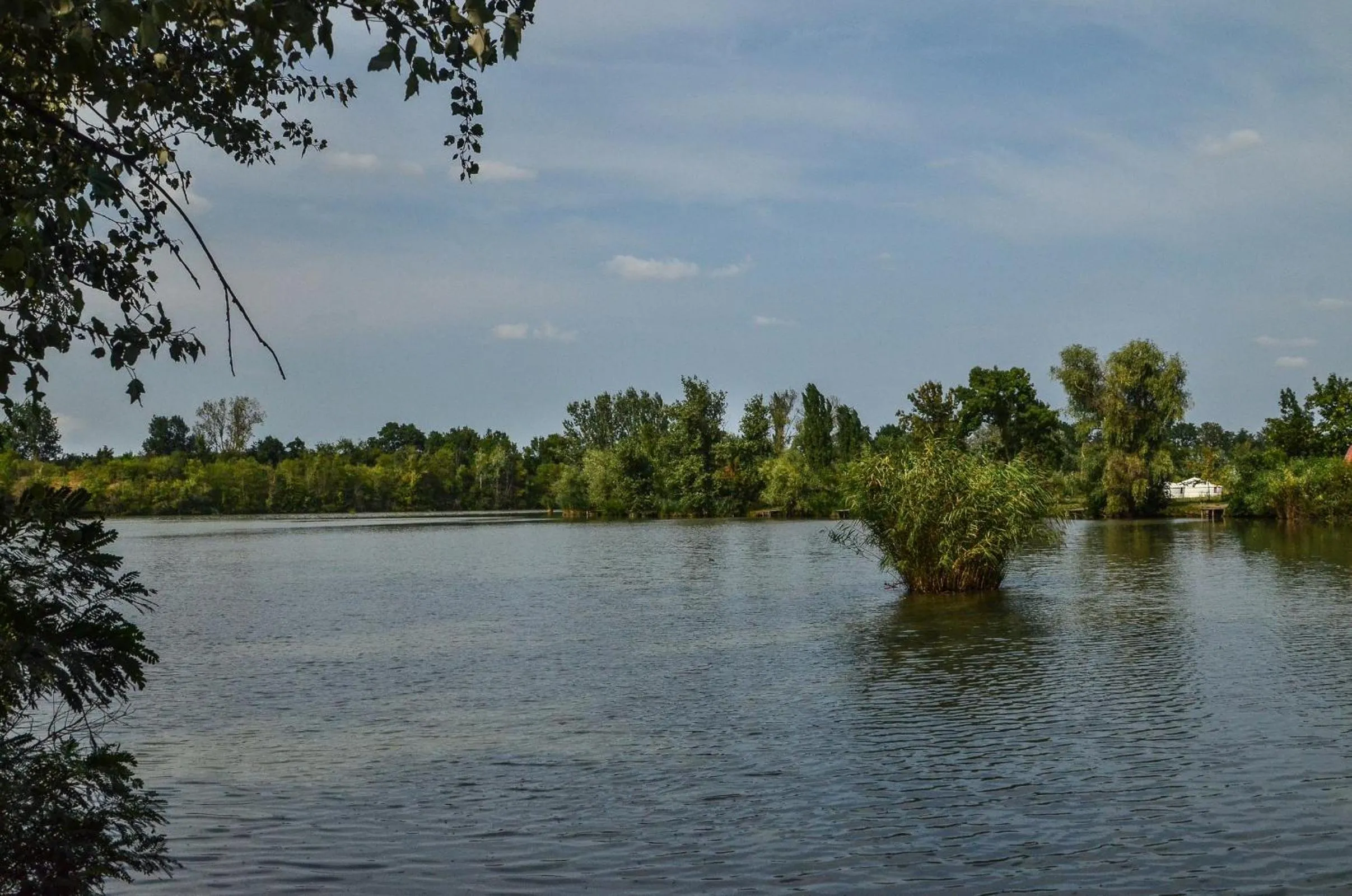 Antal-tavi Fogadó és Horgászparadicsom