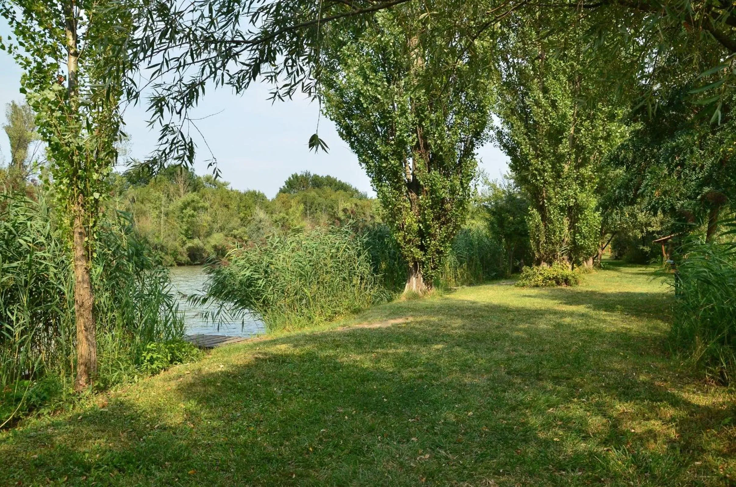 Antal-tavi Fogadó és Horgászparadicsom