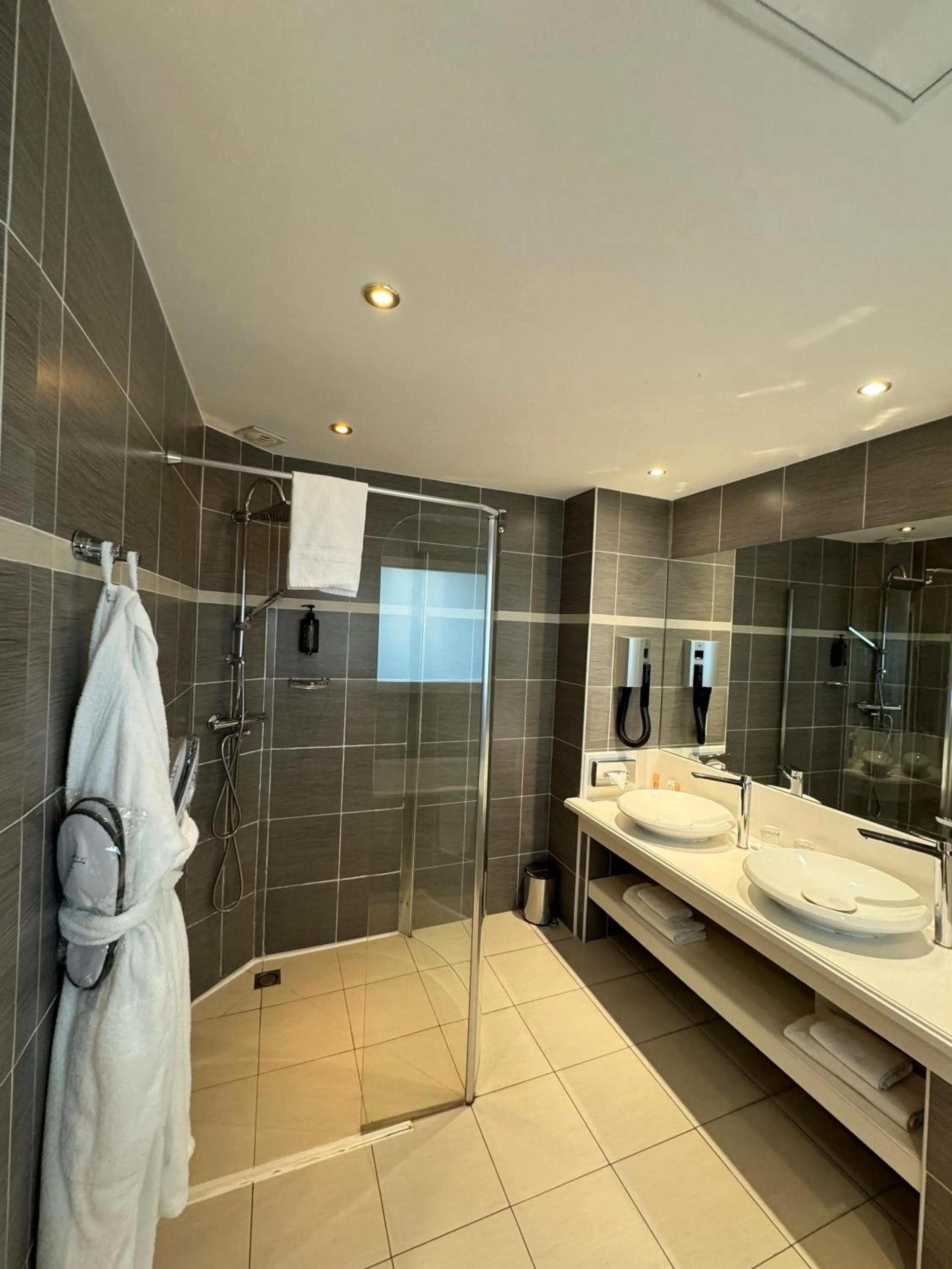 Bathroom in Hotel Aston La Scala