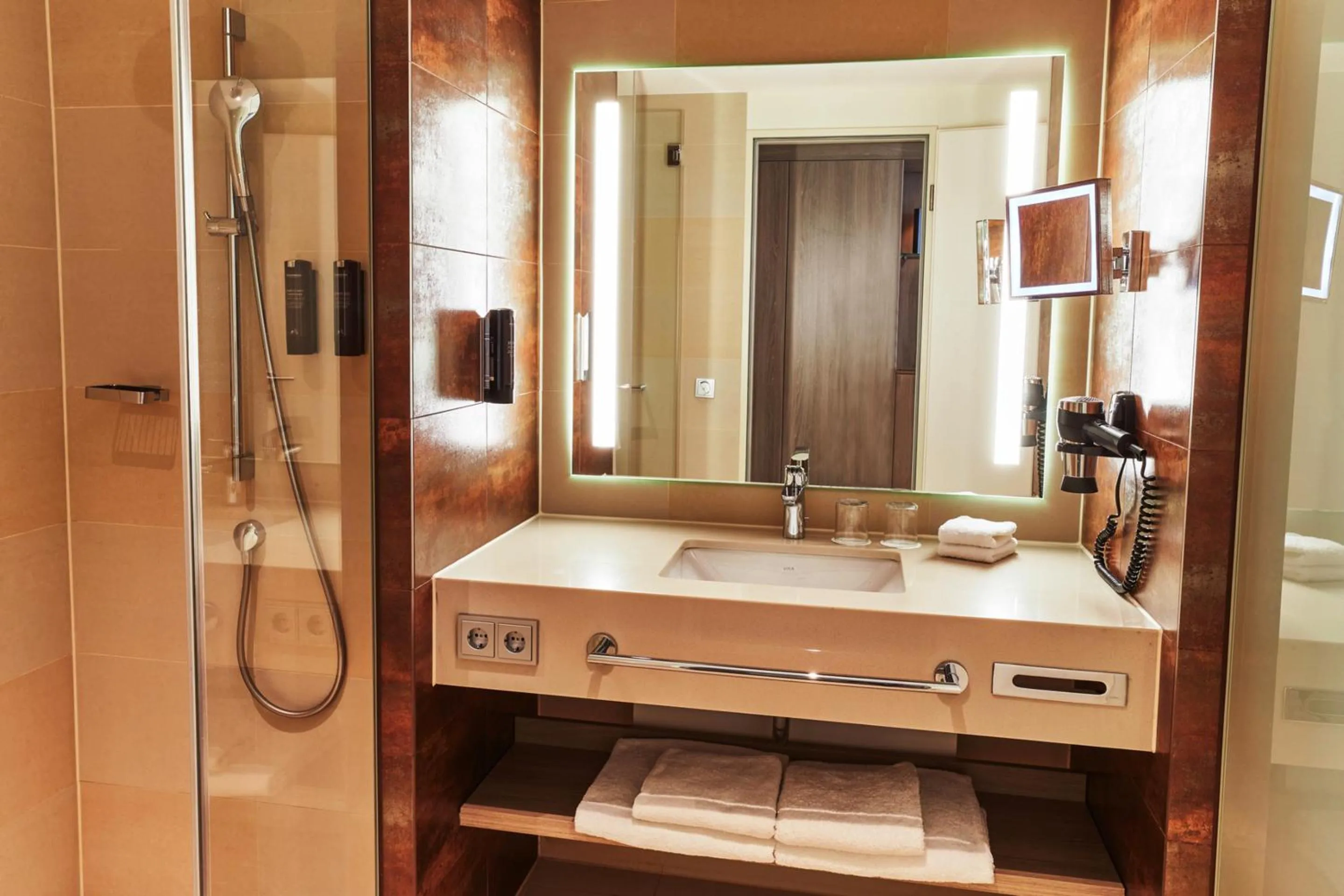 Bathroom in Steigenberger Hotel Bremen