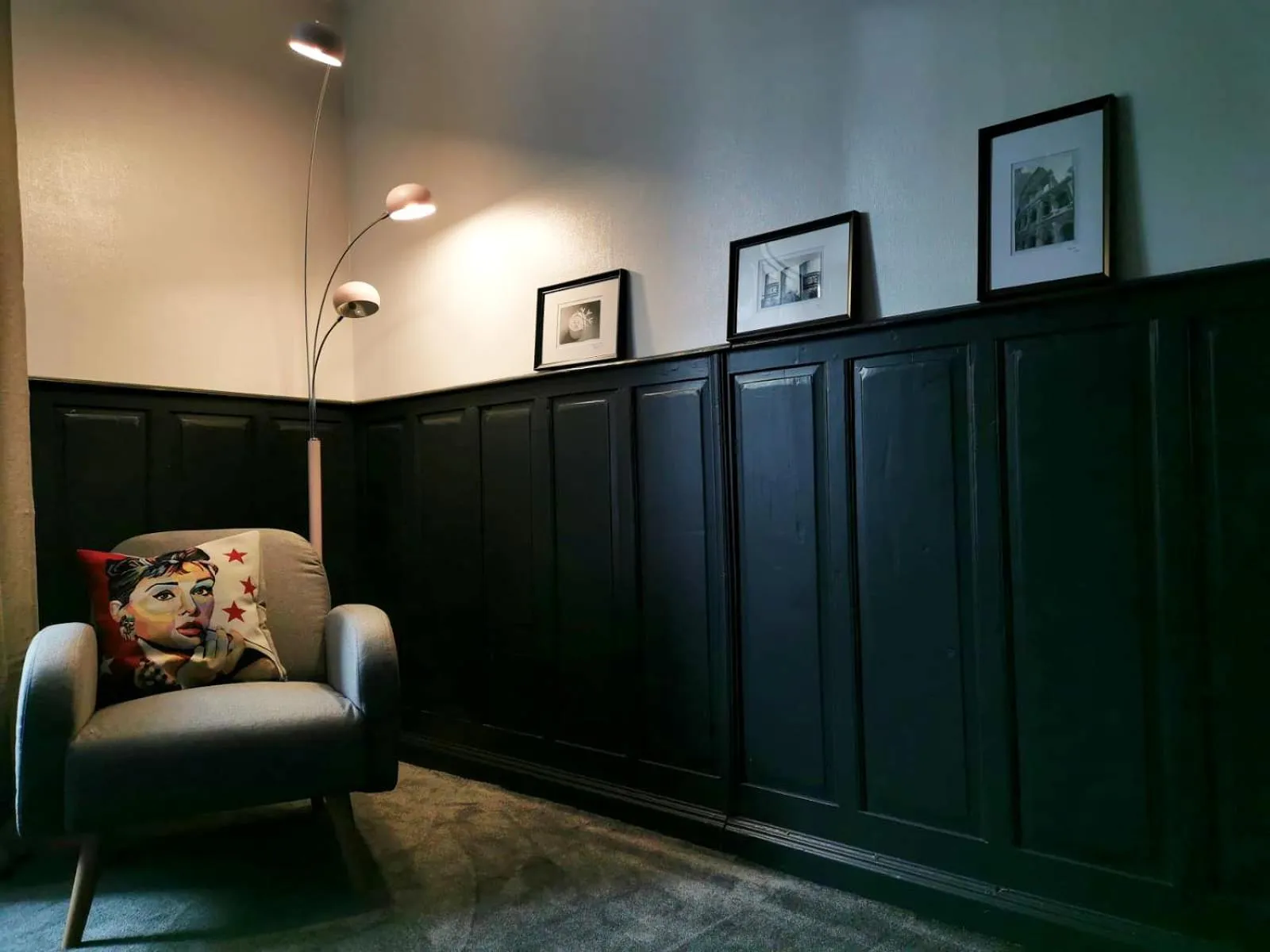 Seating area in Le Clos Ayanna