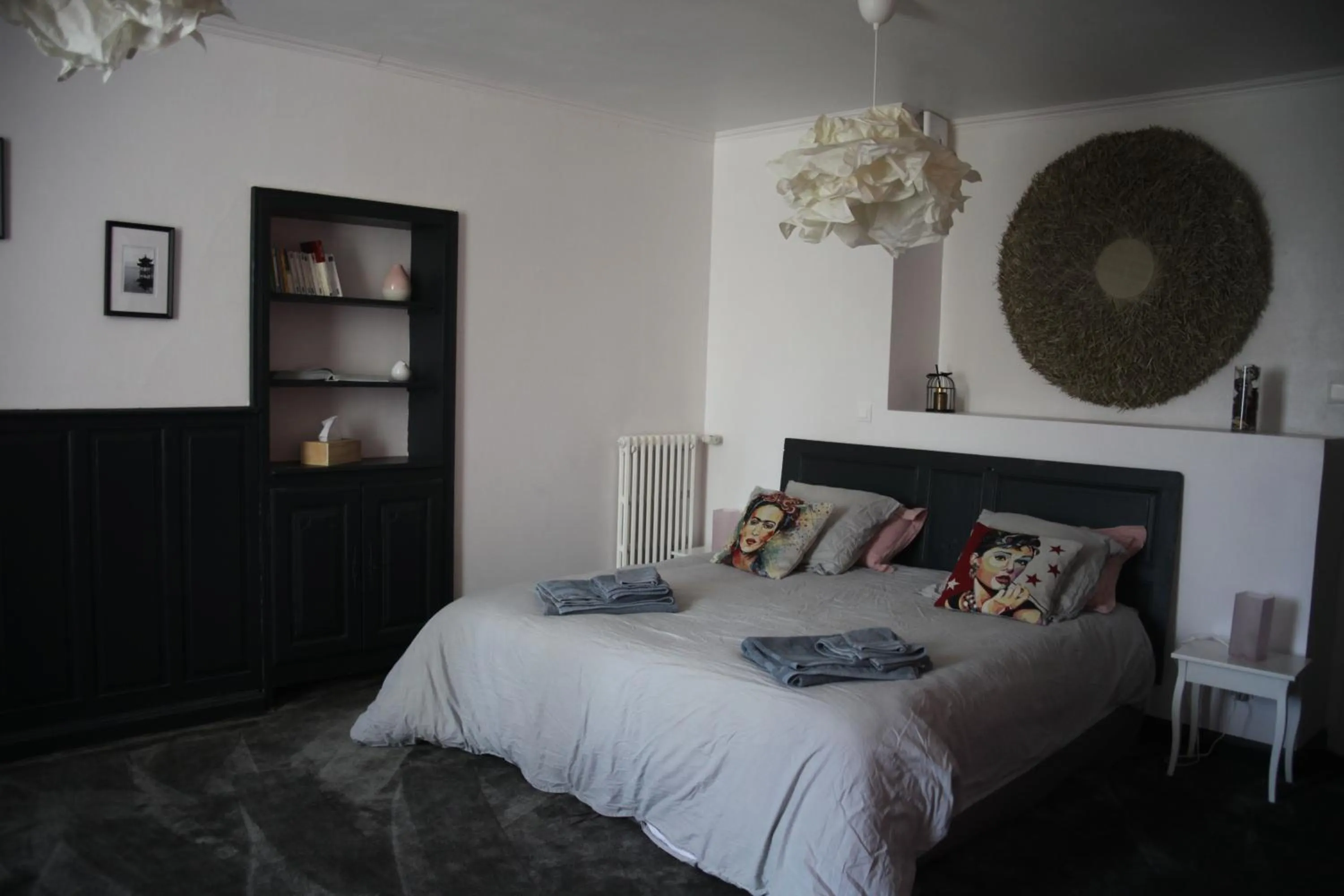 Bed in Le Clos Ayanna