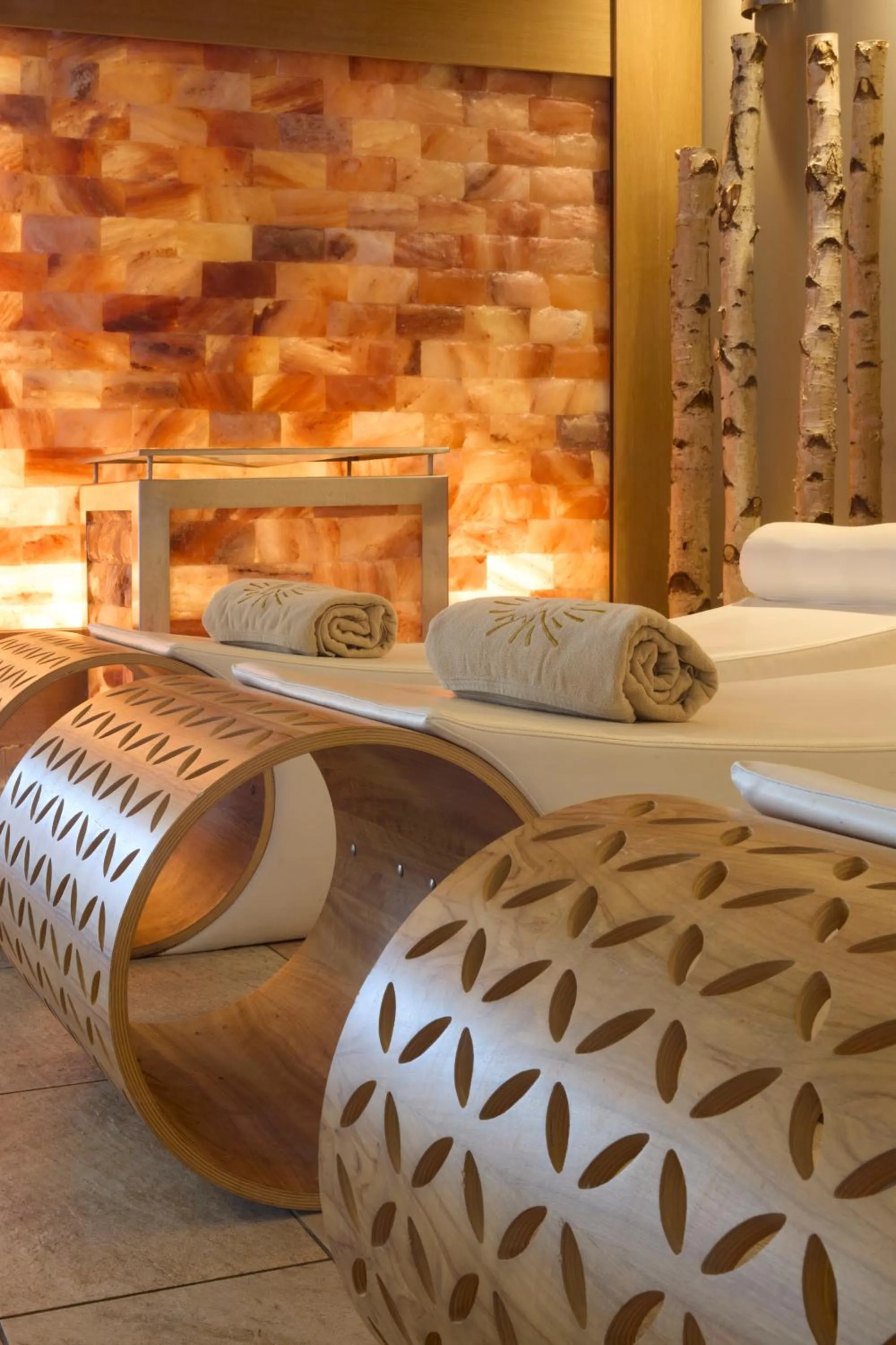 Spa and wellness centre/facilities, Bed in Hôtel Koh-I Nor by Les Etincelles
