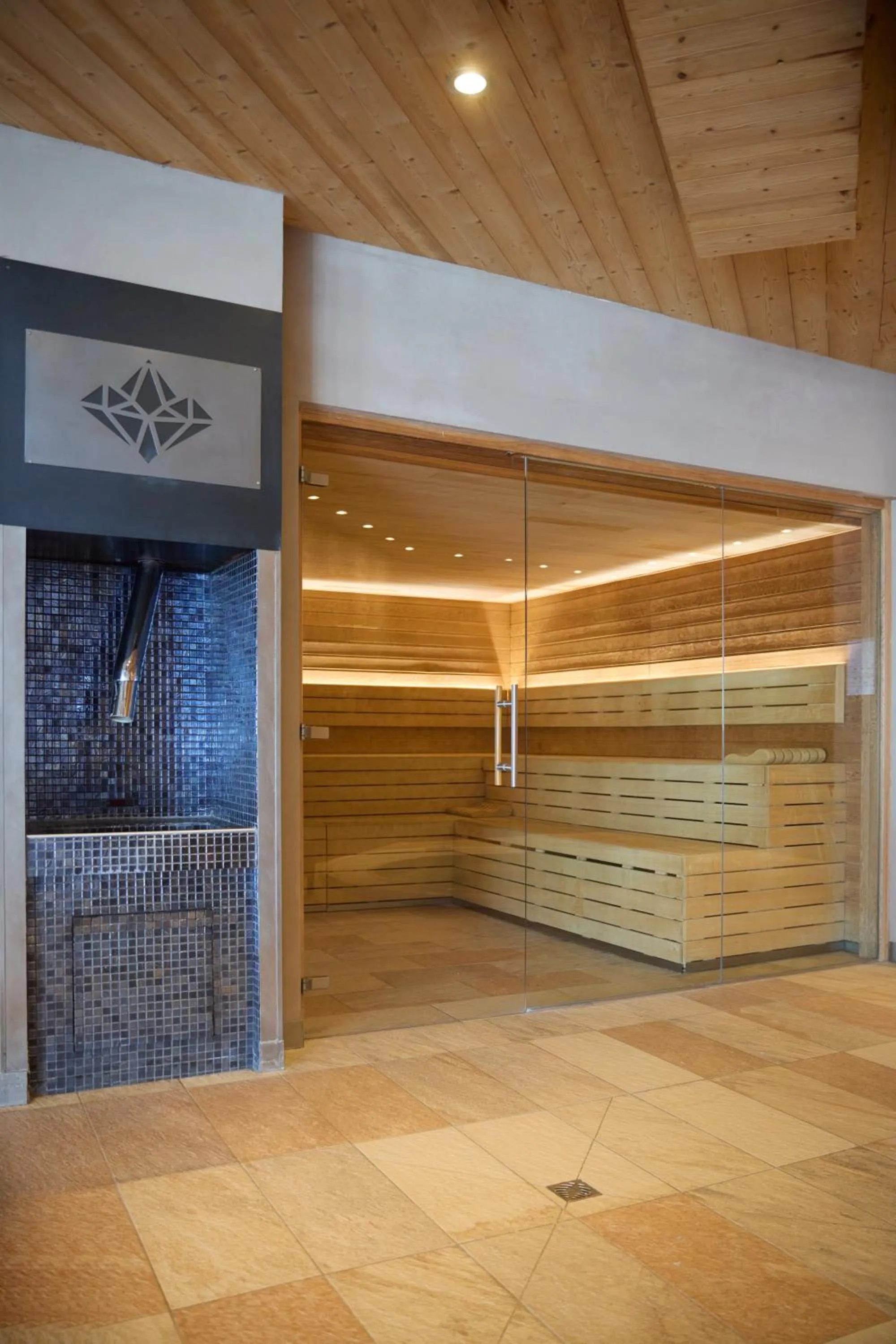 Sauna in Hôtel Koh-I Nor by Les Etincelles