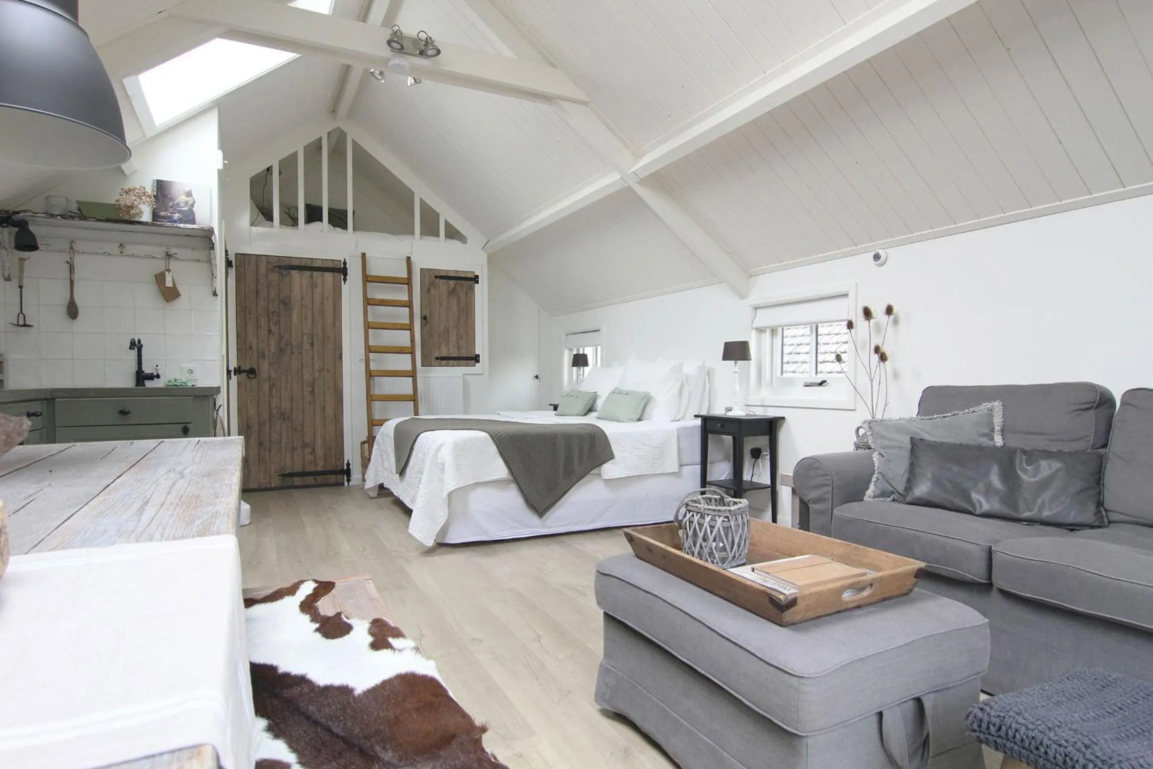 Photo of the whole room in B&B de Linge