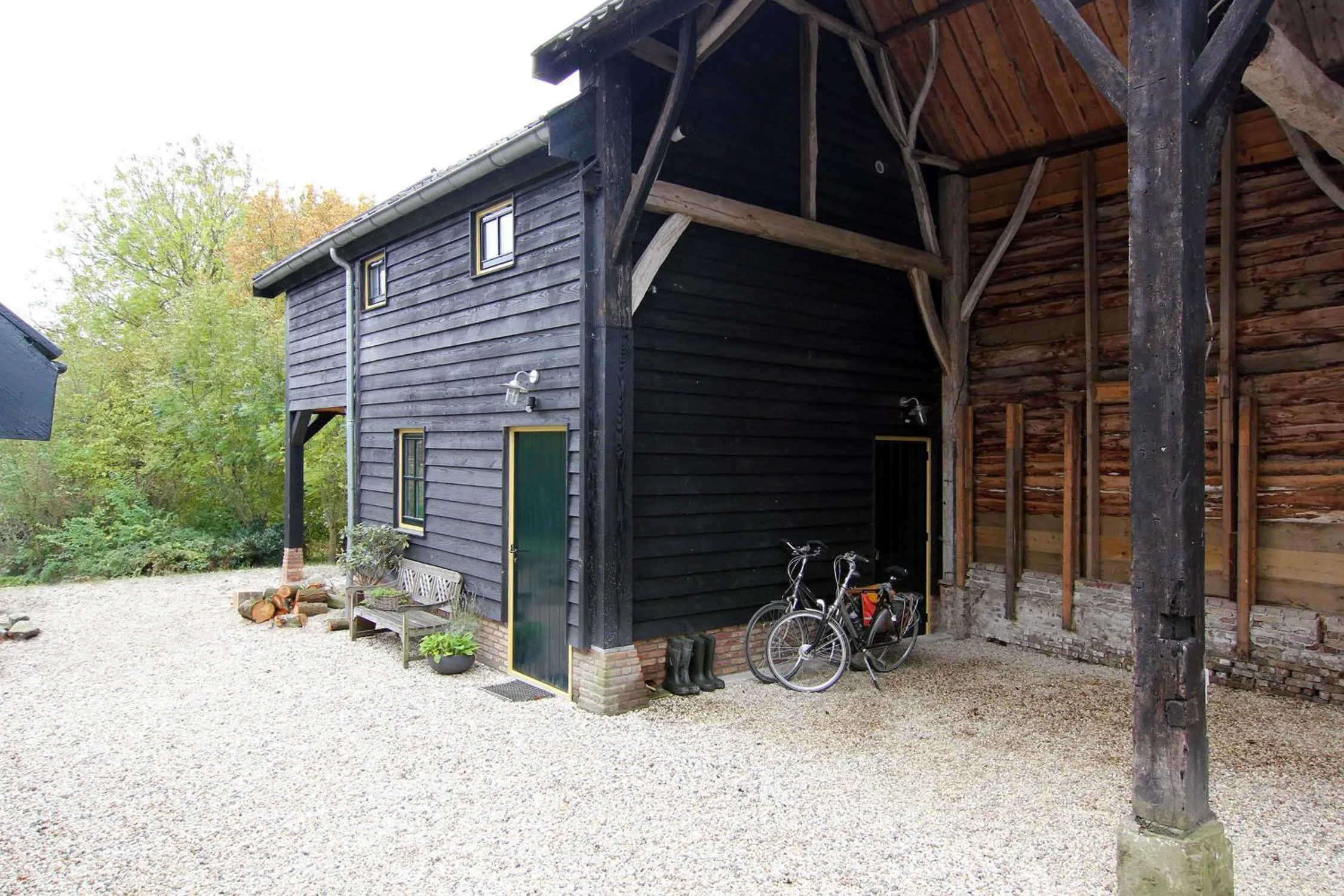 Property building in B&B de Linge