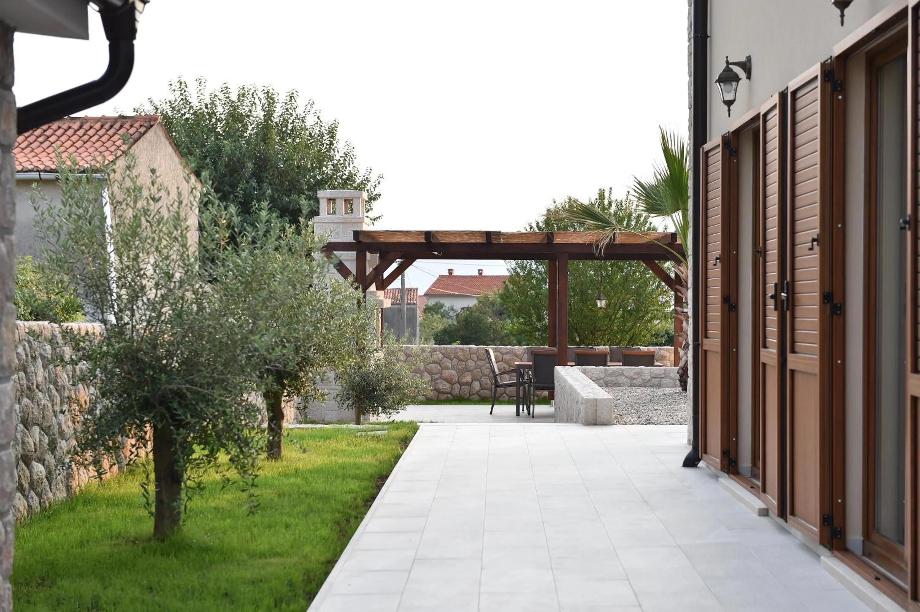 Garden in Villa Muskatel KRK -with heated covered pool