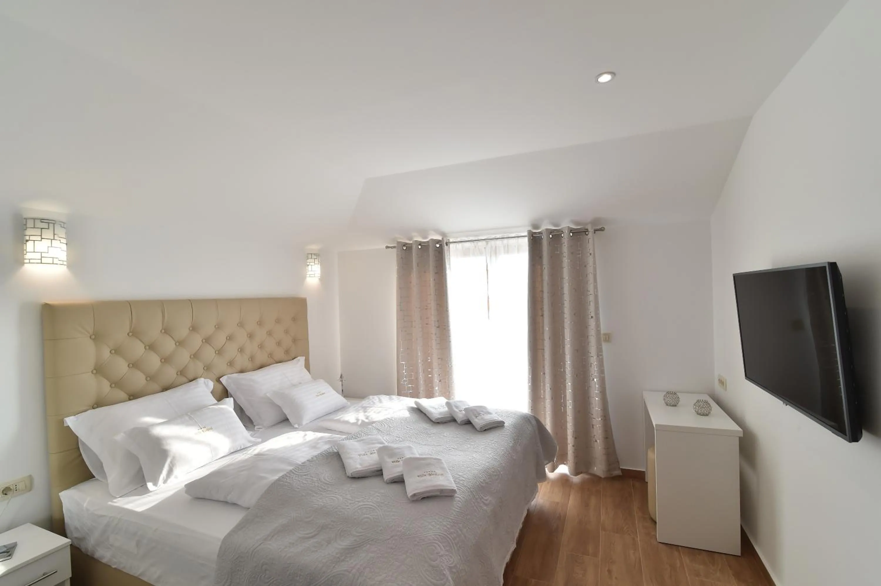 TV and multimedia, Bed in Villa Muskatel KRK -with heated covered pool