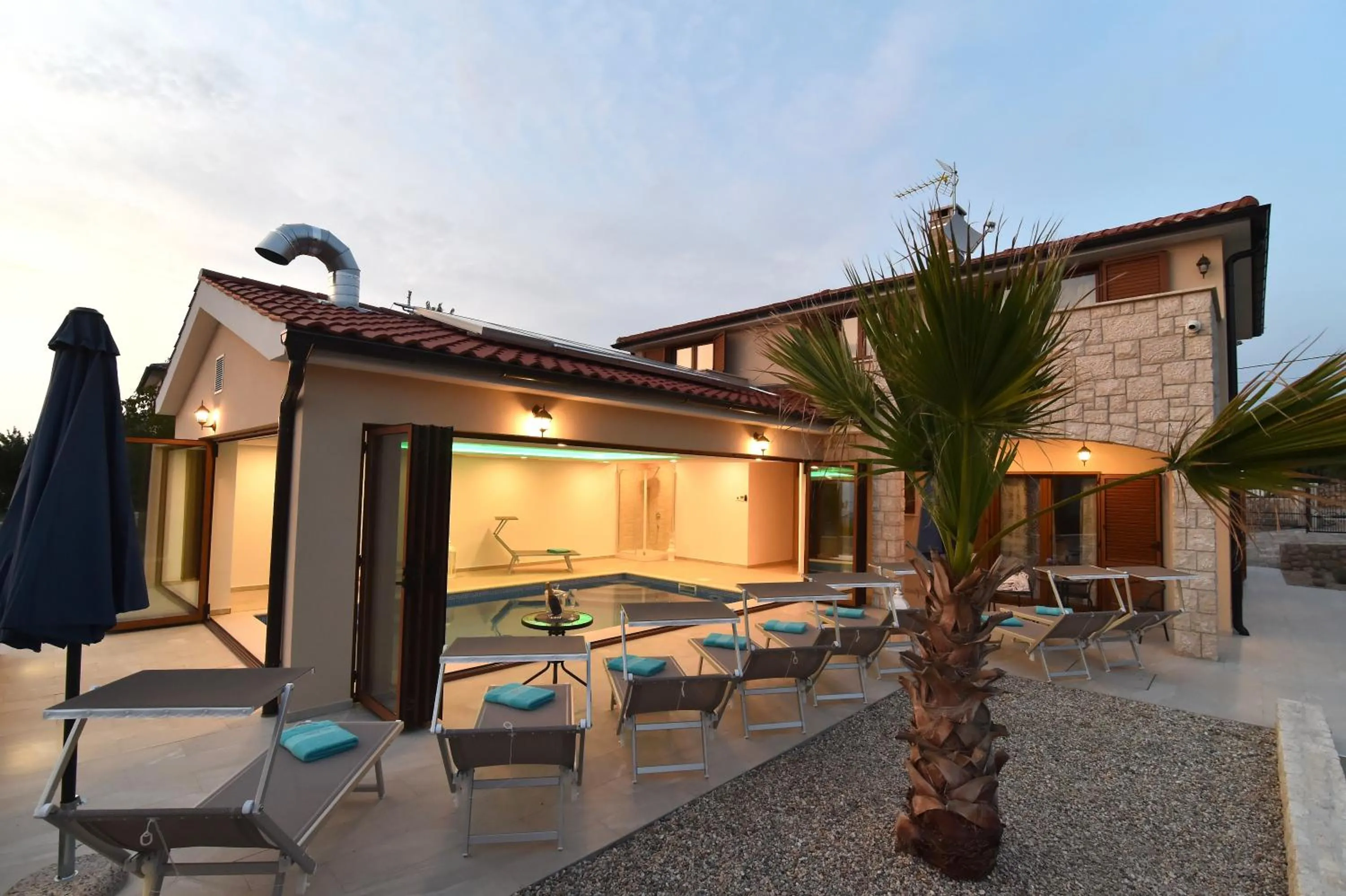 Swimming pool in Villa Muskatel KRK -with heated covered pool