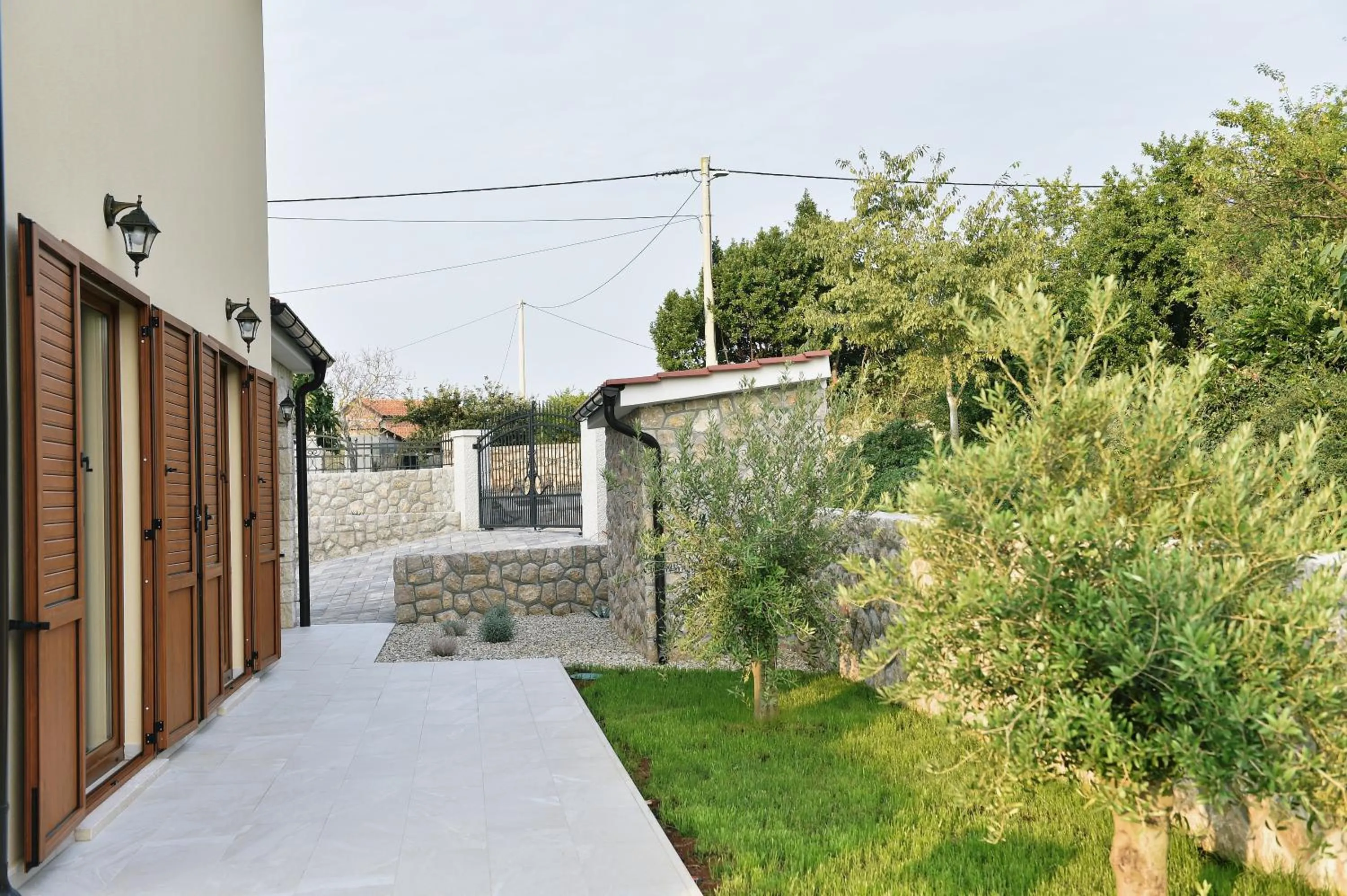Garden in Villa Muskatel KRK -with heated covered pool