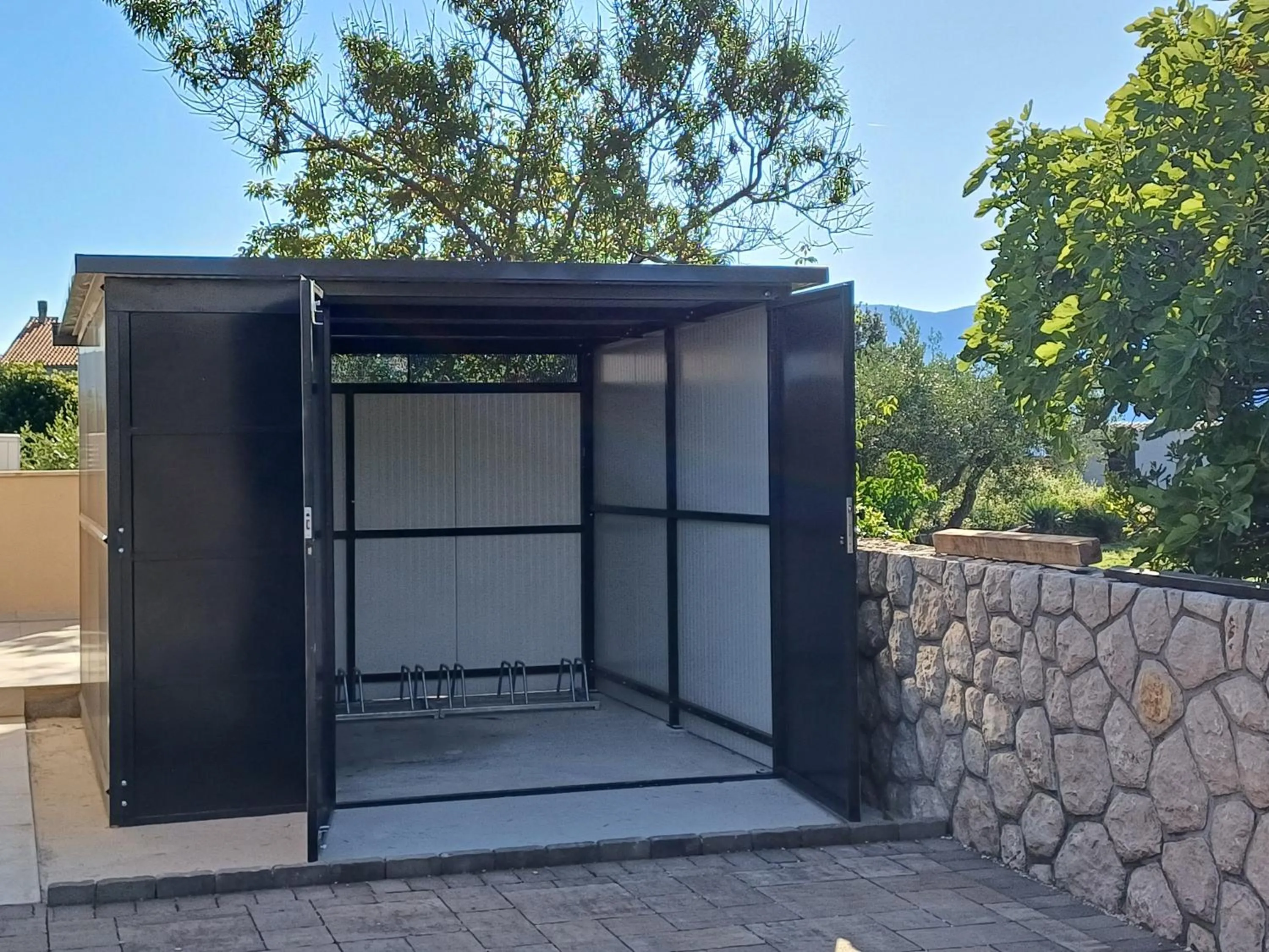 Cycling in Villa Muskatel KRK -with heated covered pool