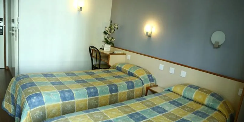 Bed in Hôtel Restaurant Maison Blanche