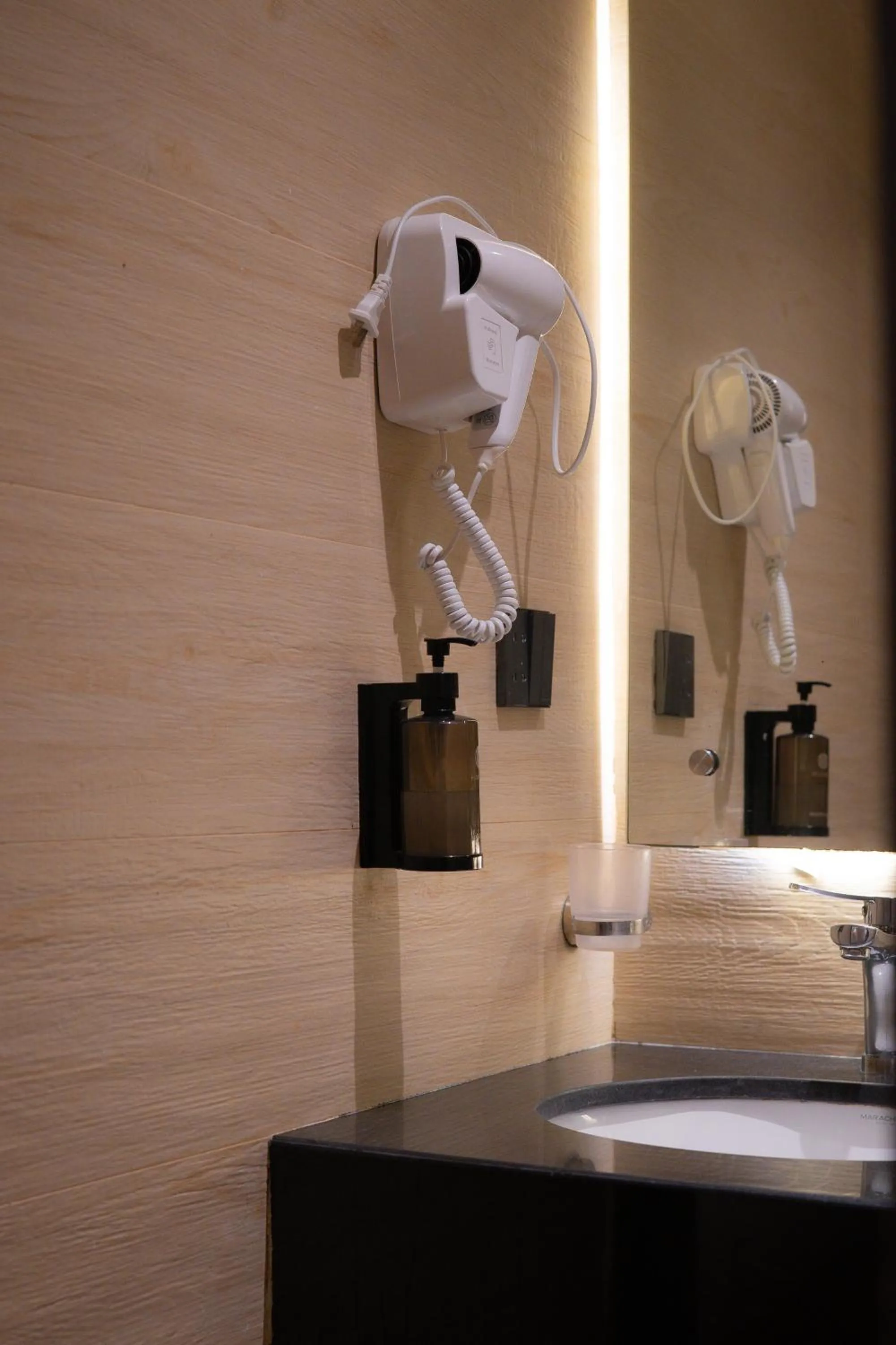 Bathroom in Hamsun Shahrah-e-Faisal