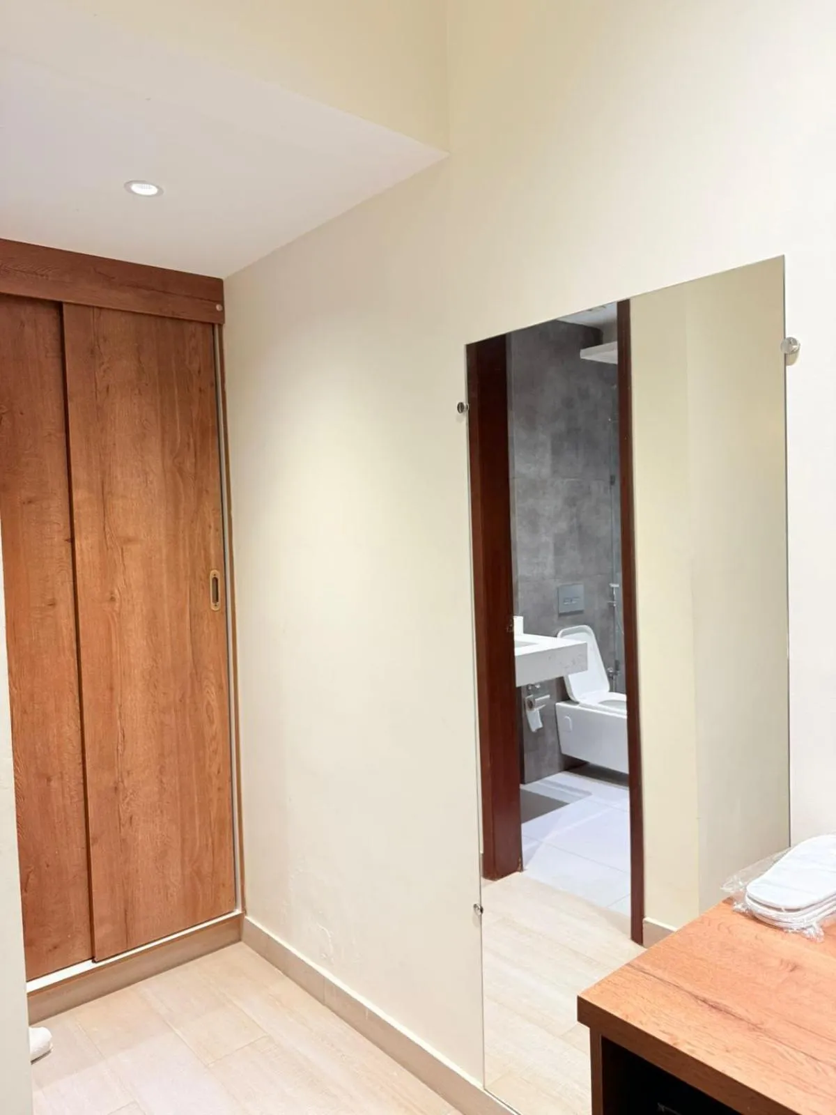 Bed in Hamsun Shahrah-e-Faisal