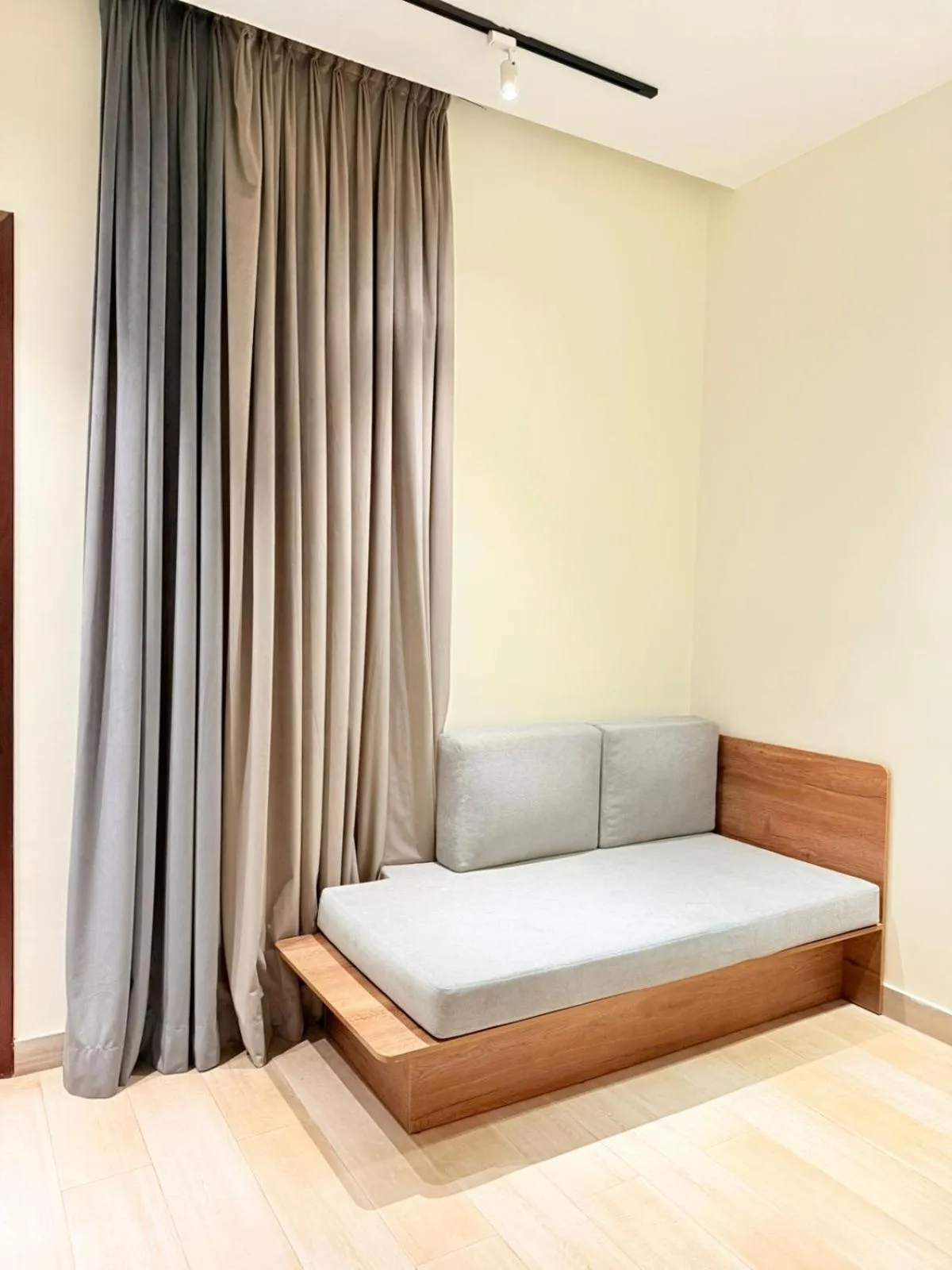 Living room, Bed in Hamsun Shahrah-e-Faisal