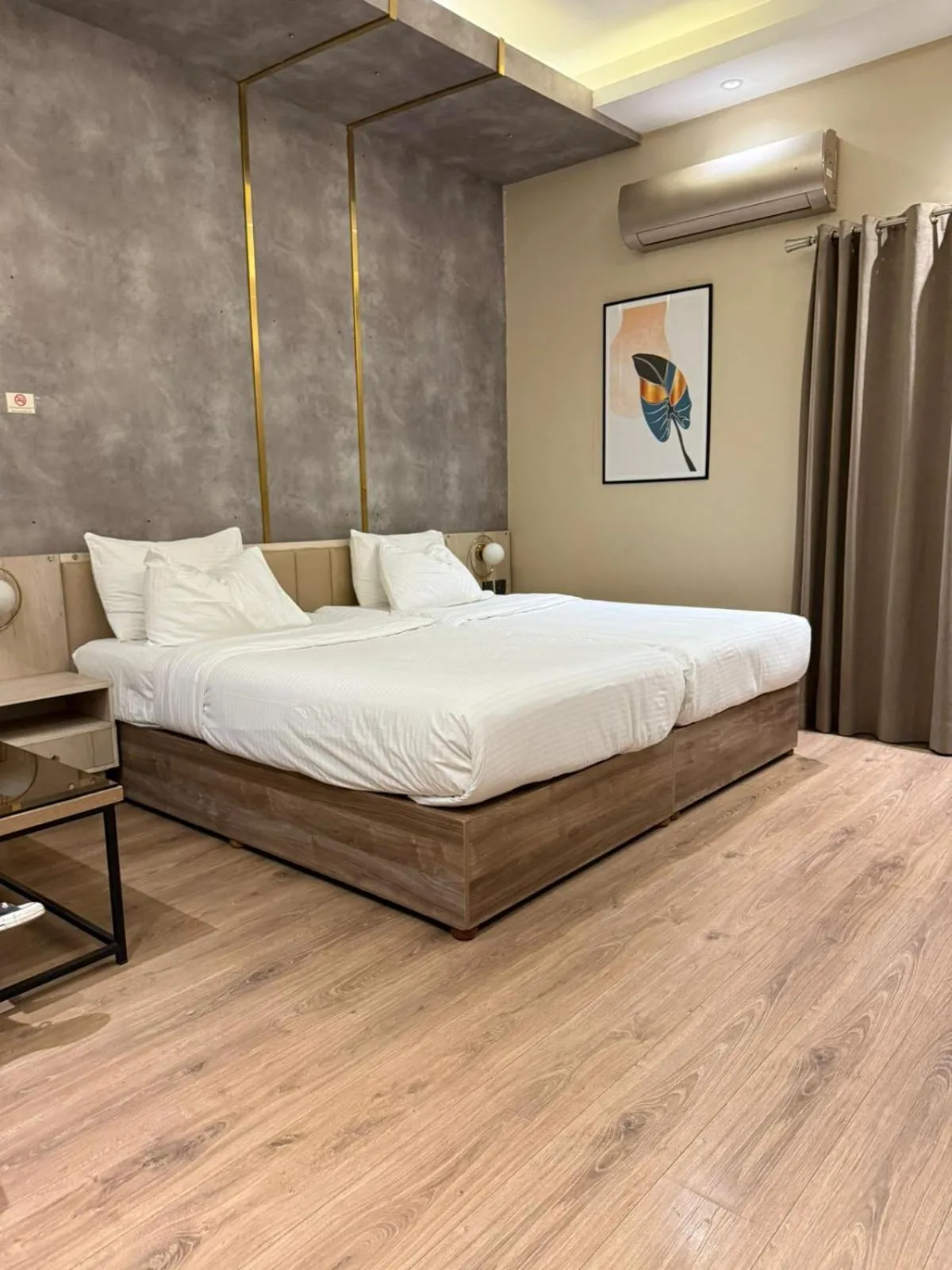 Bed in Hamsun Shahrah-e-Faisal