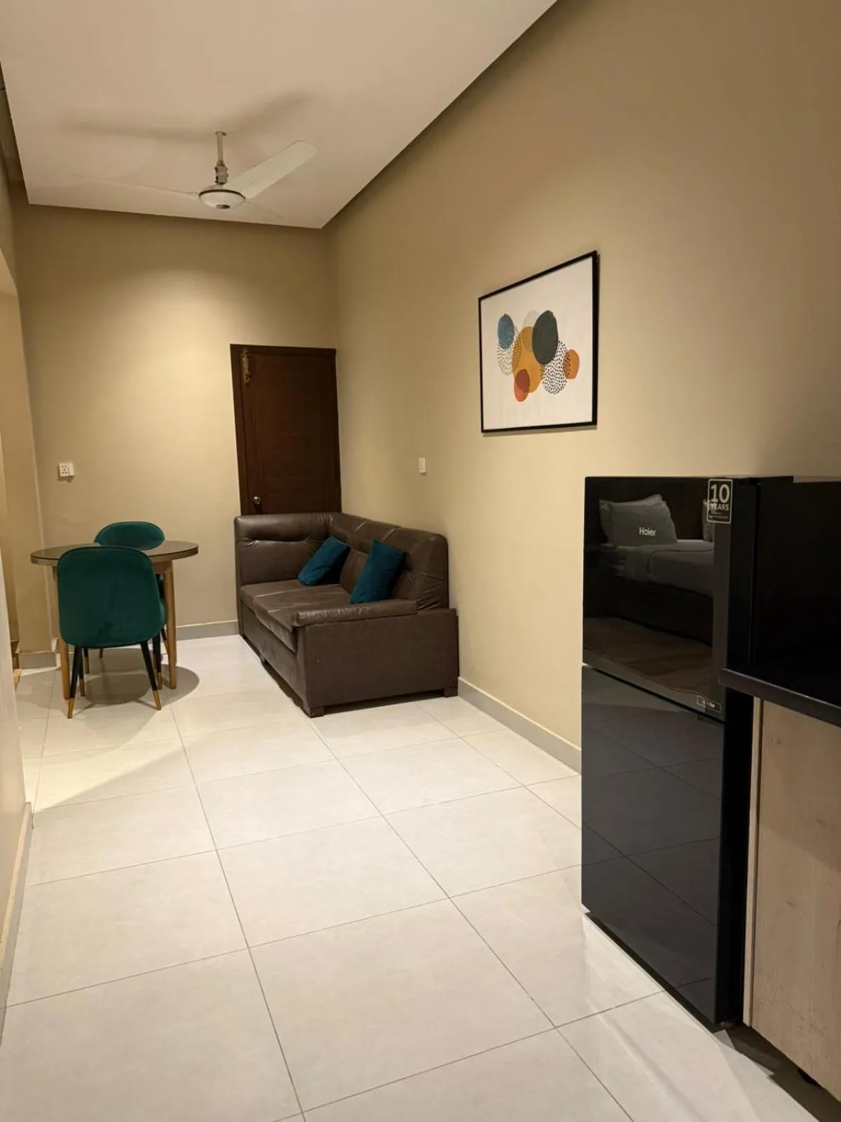 Communal lounge/ TV room in Hamsun Shahrah-e-Faisal