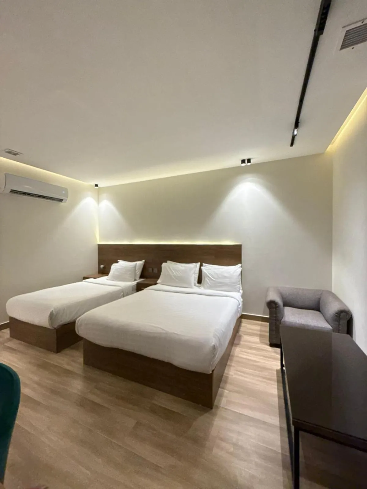 Bed in Hamsun Shahrah-e-Faisal