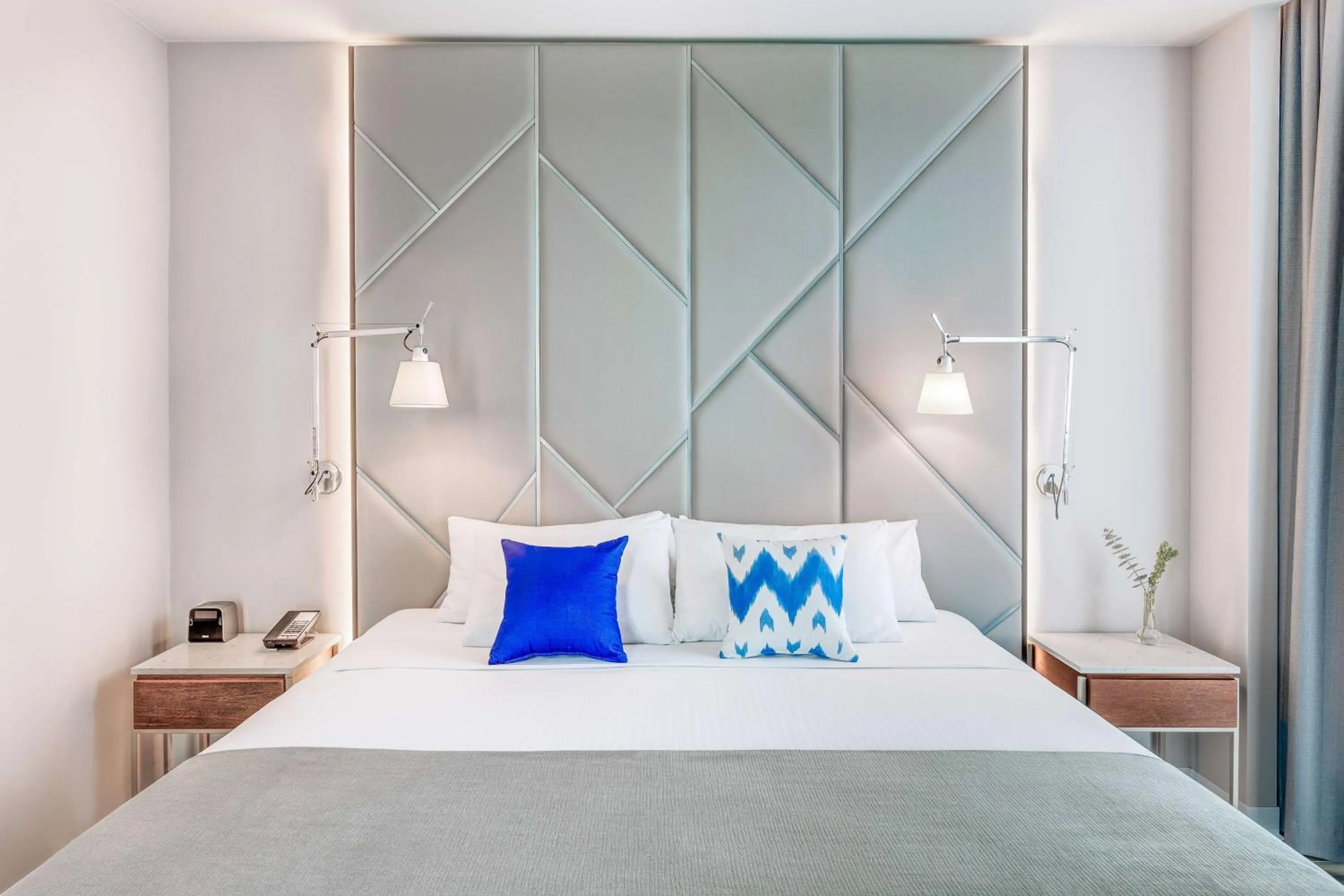 Bedroom, Bed in Avani Cancun Airport