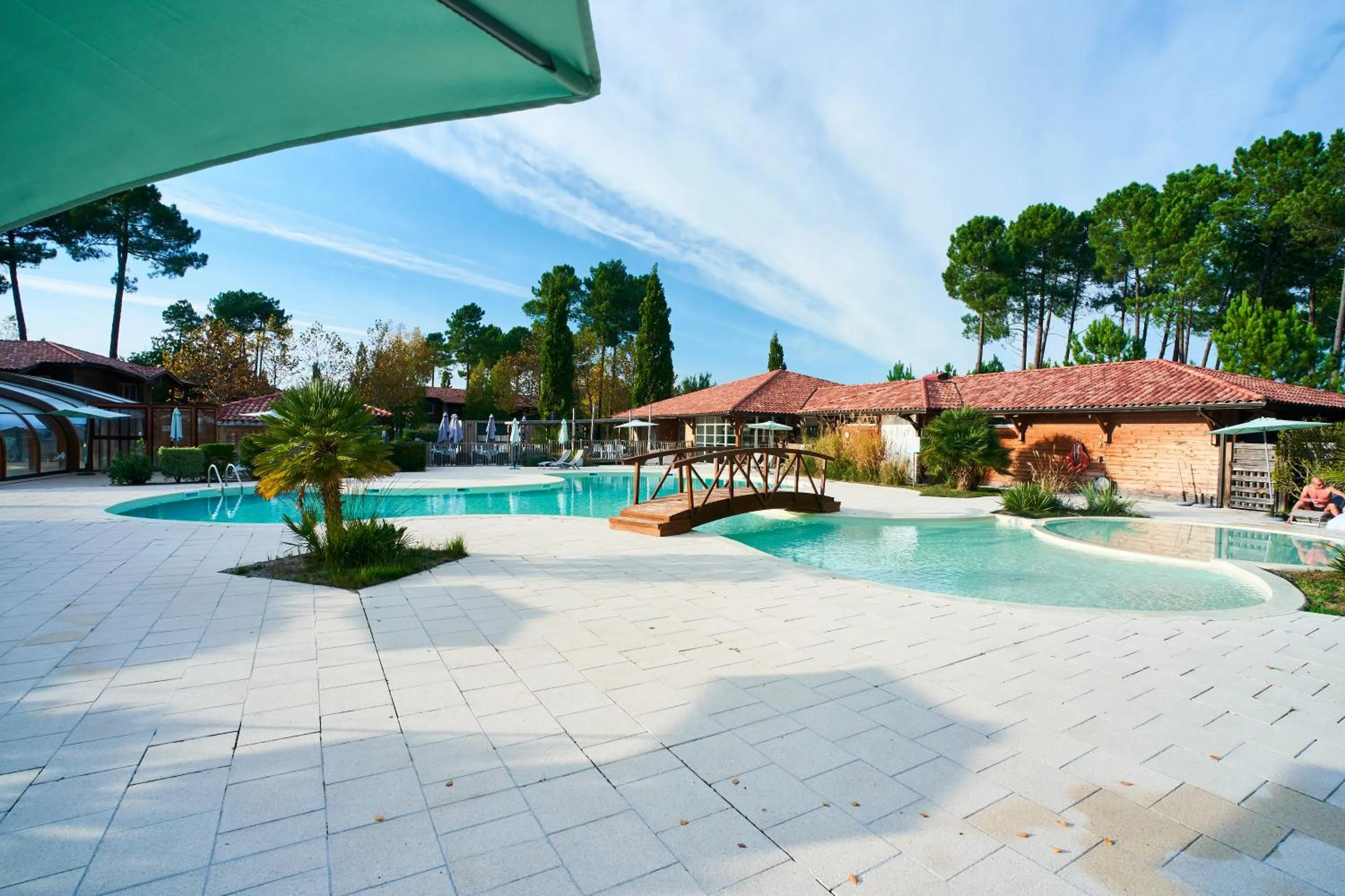 Swimming pool in Les Cottages Du Lac