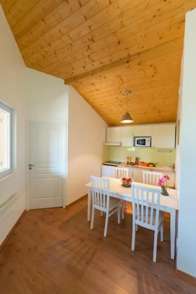 Dining area in Les Cottages Du Lac