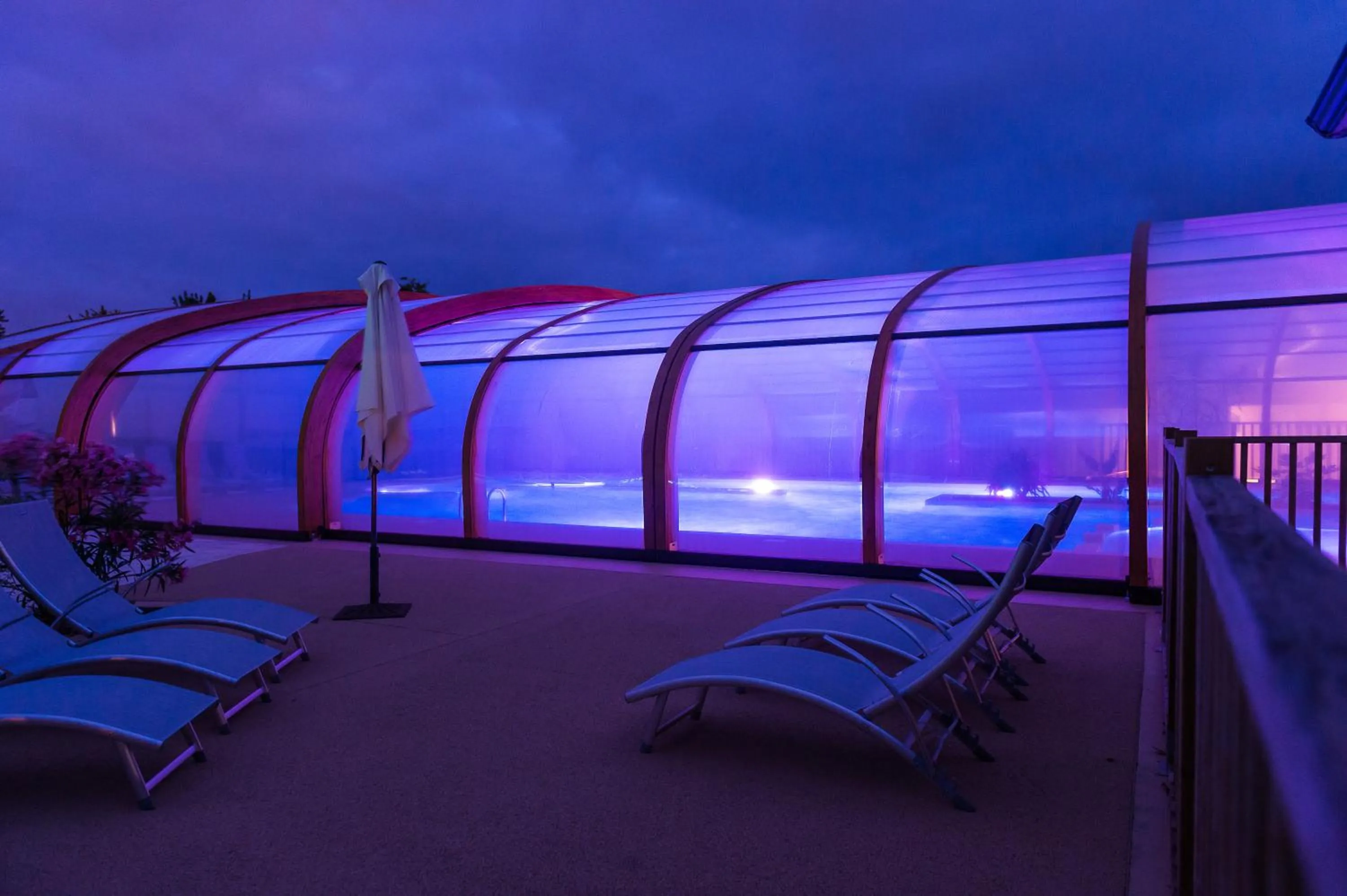 Night in Les Cottages Du Lac