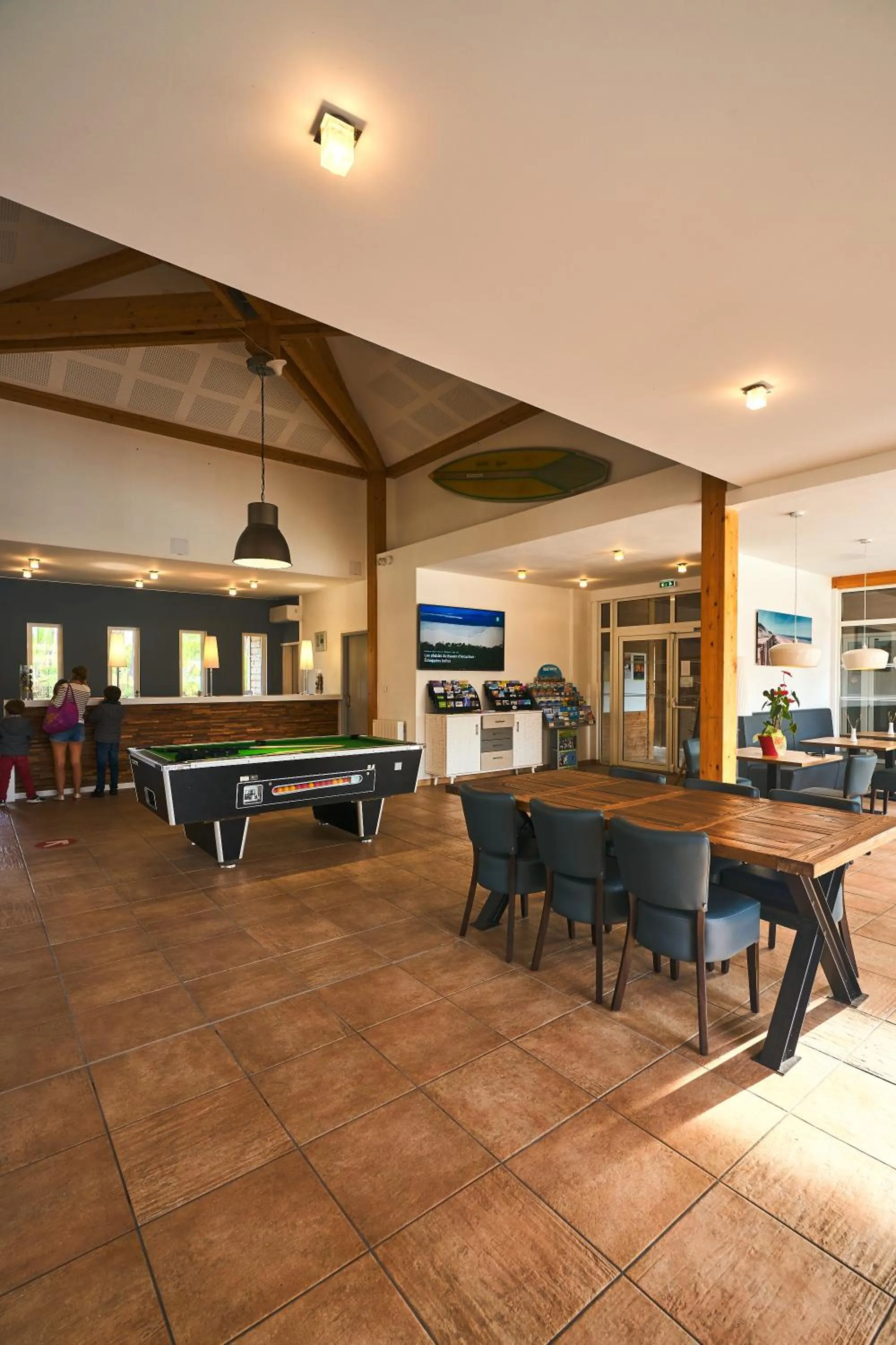 Lobby or reception in Les Cottages Du Lac