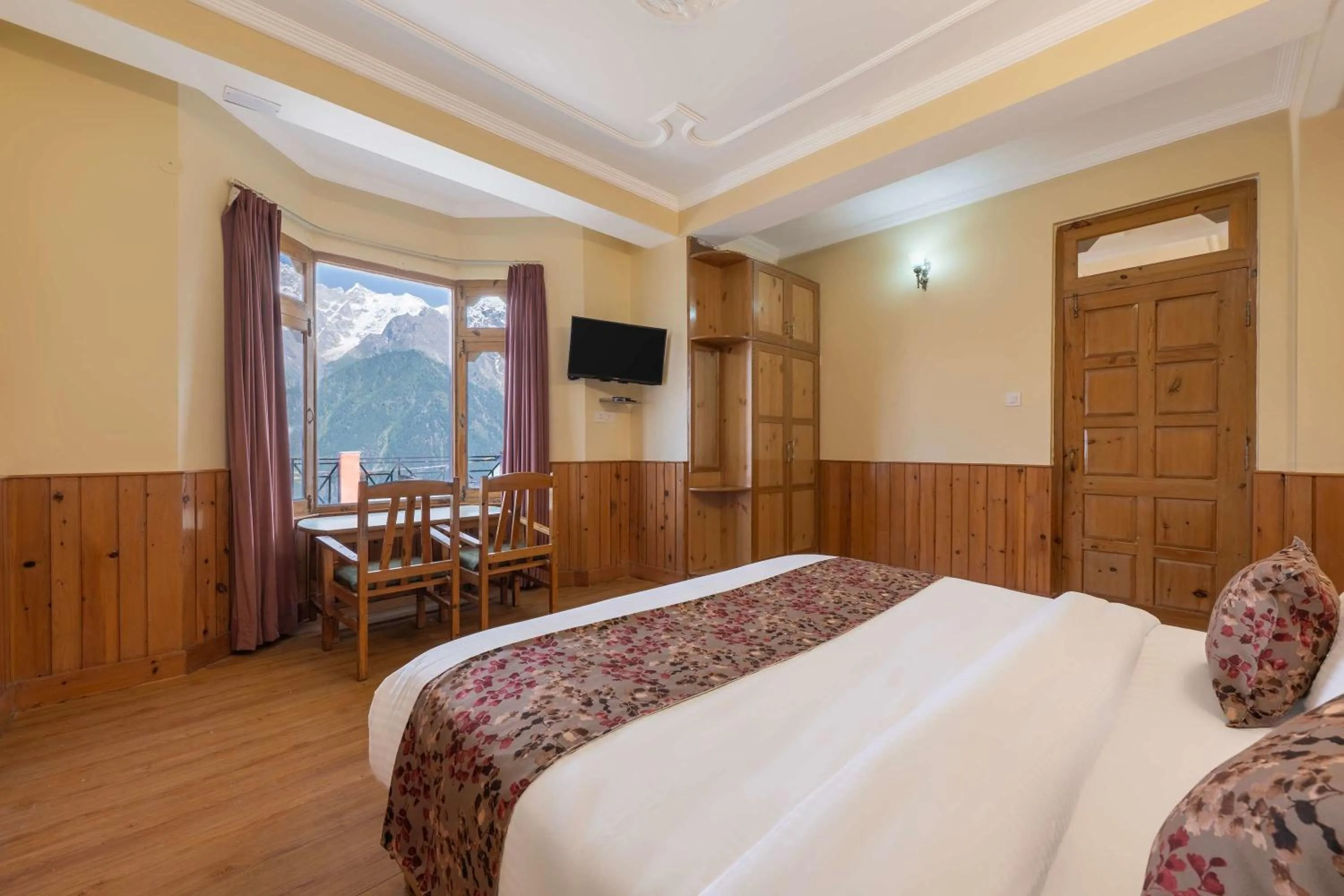 Bed in Echor The Alpine Crest Kalpa