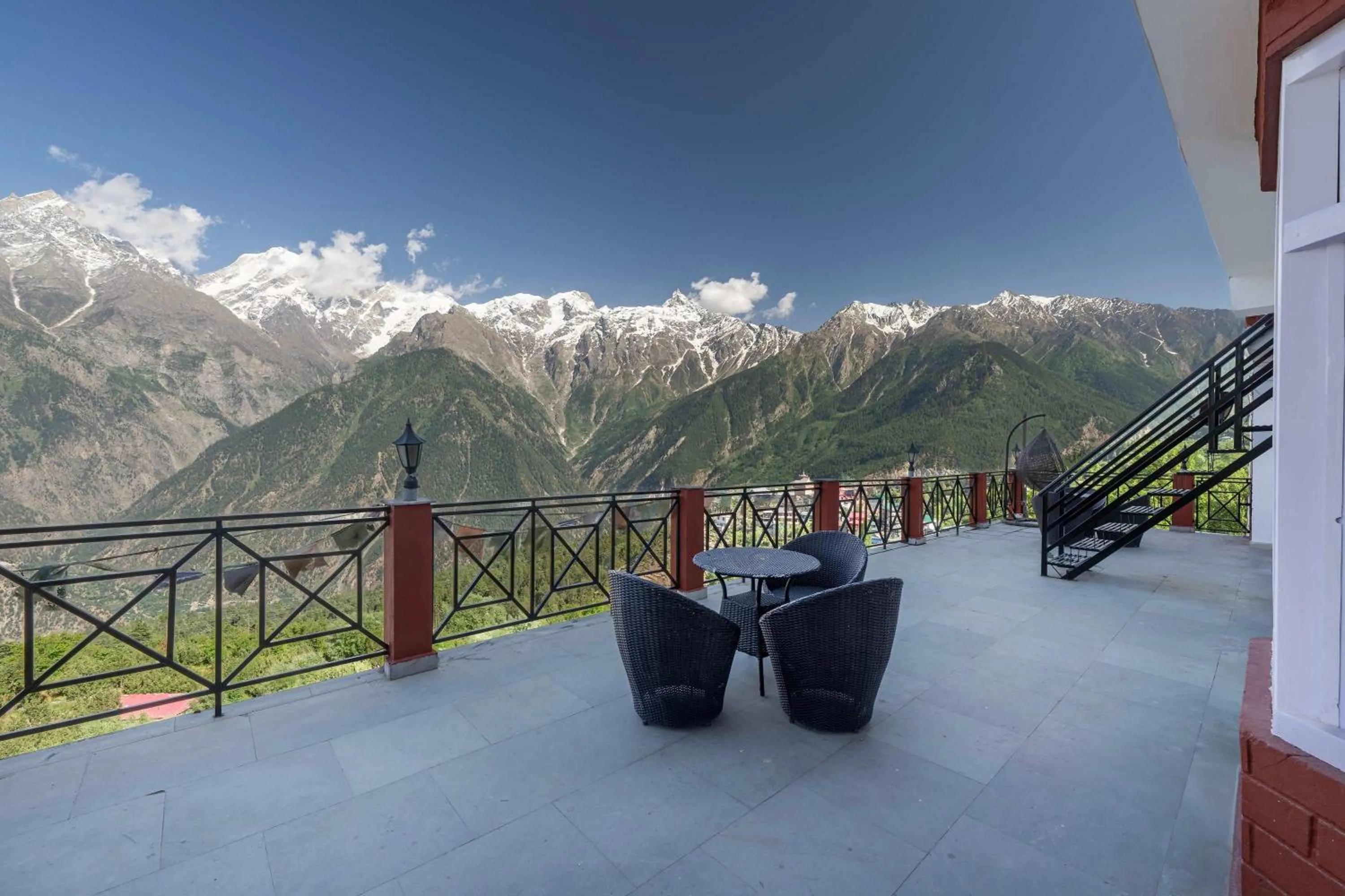 Natural landscape in Echor The Alpine Crest Kalpa