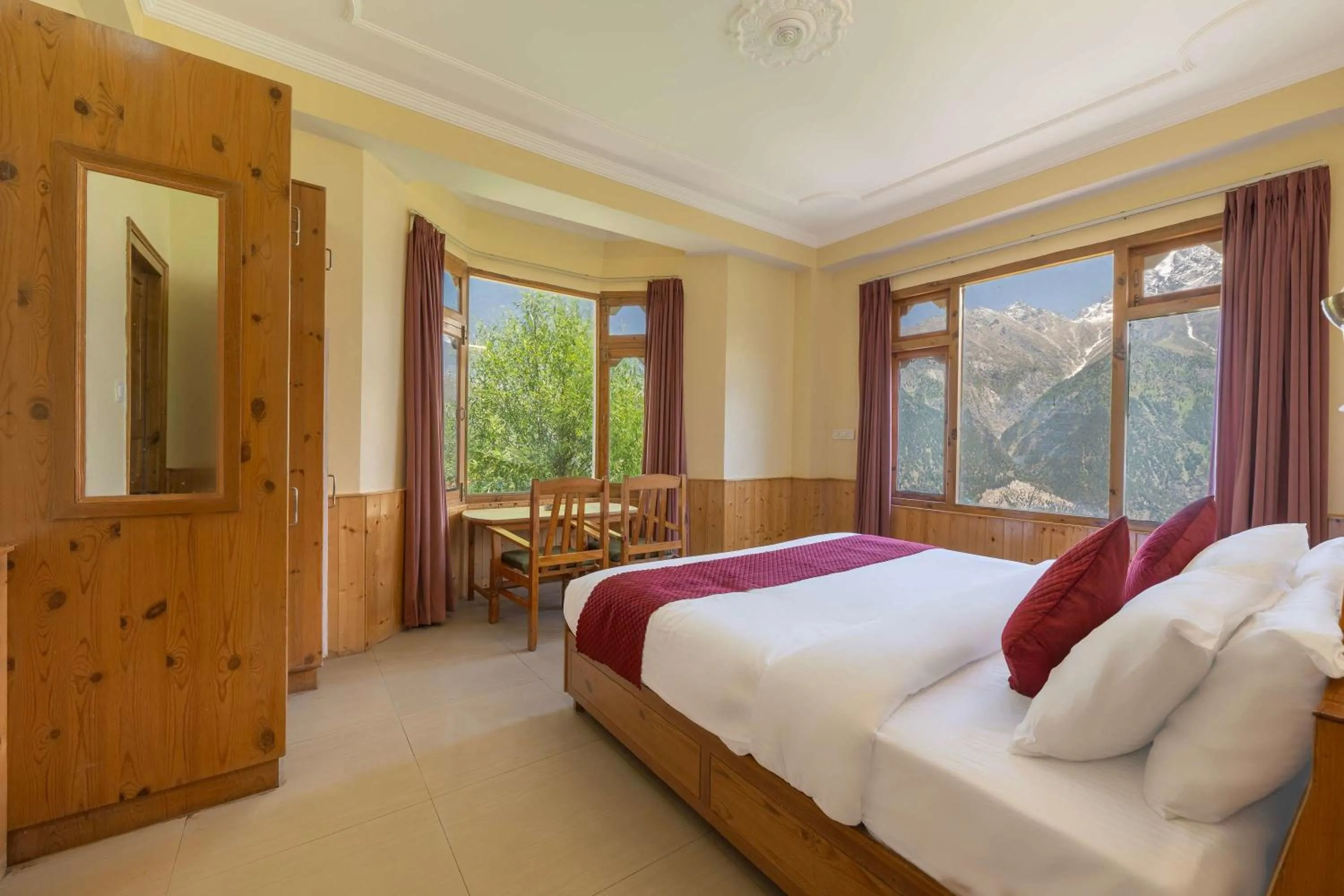 Bed in Echor The Alpine Crest Kalpa