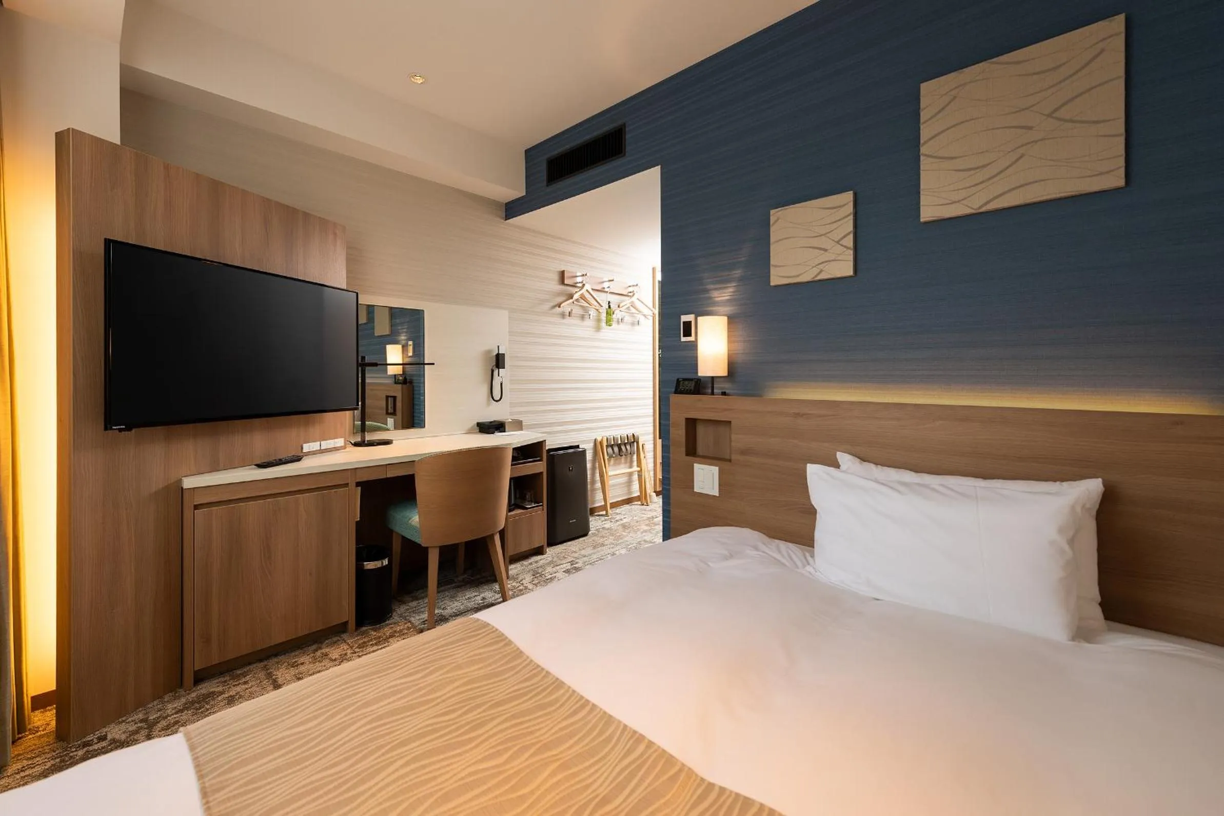 Photo of the whole room, Bed in Shizutetsu Hotel Prezio Tokyo Tamachi