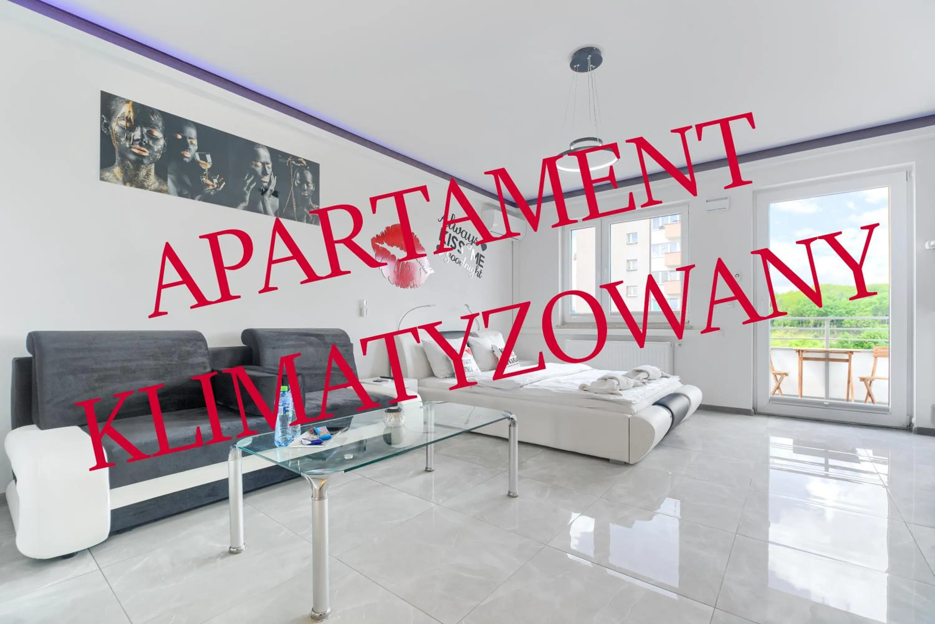 Apartment in Good Day Apartments- private parking new town