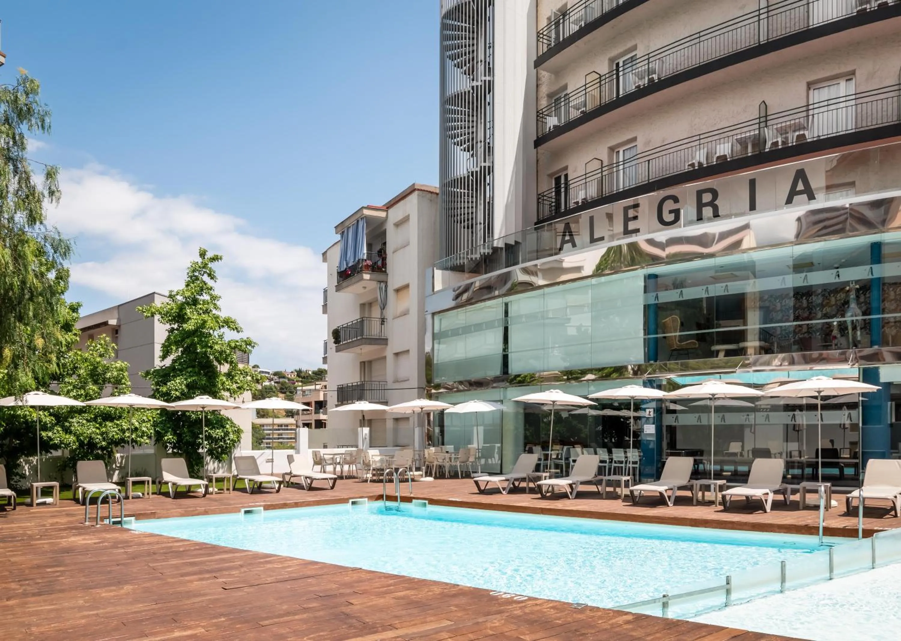 Swimming pool in ALEGRIA Sun Village