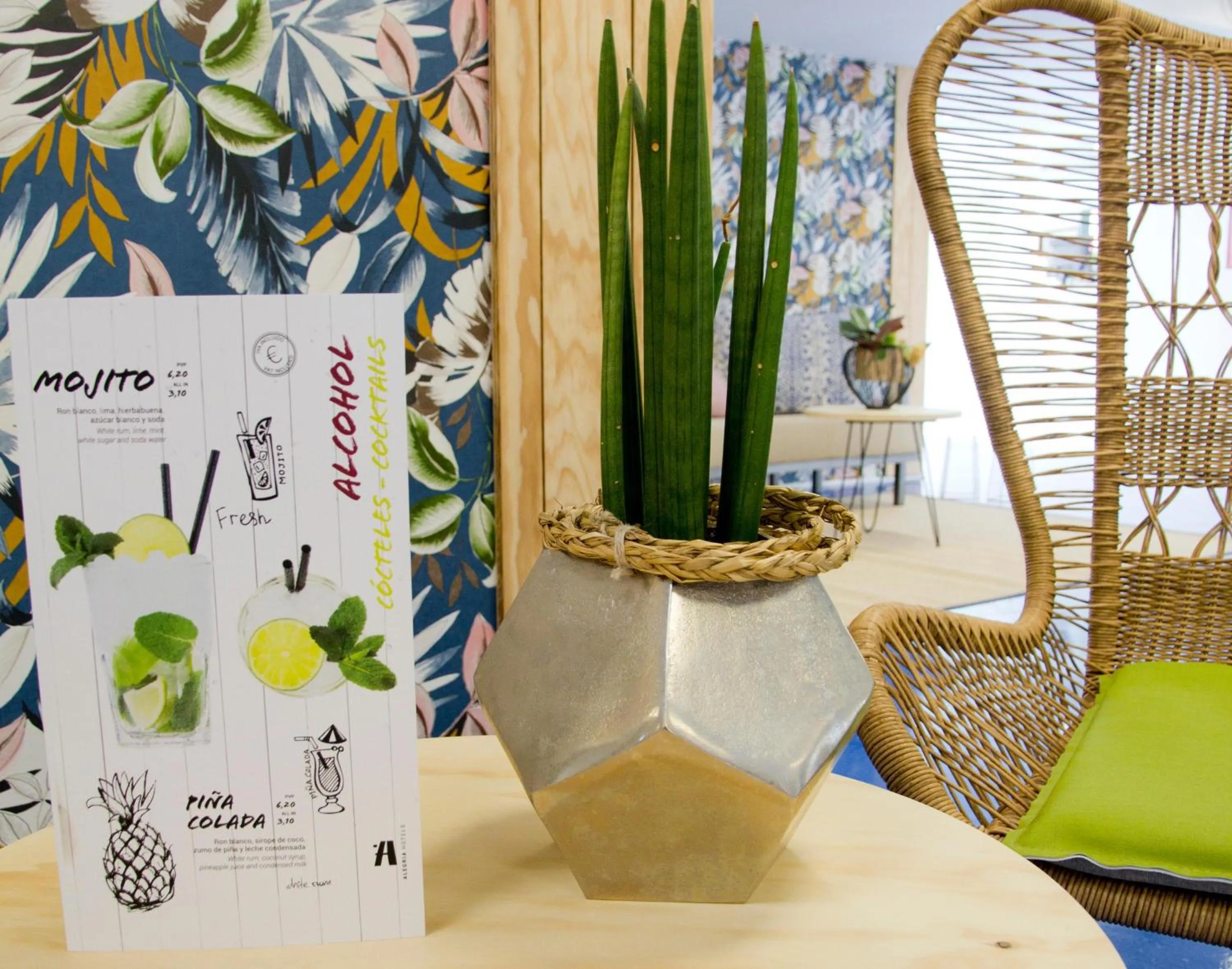 Lounge or bar in ALEGRIA Sun Village