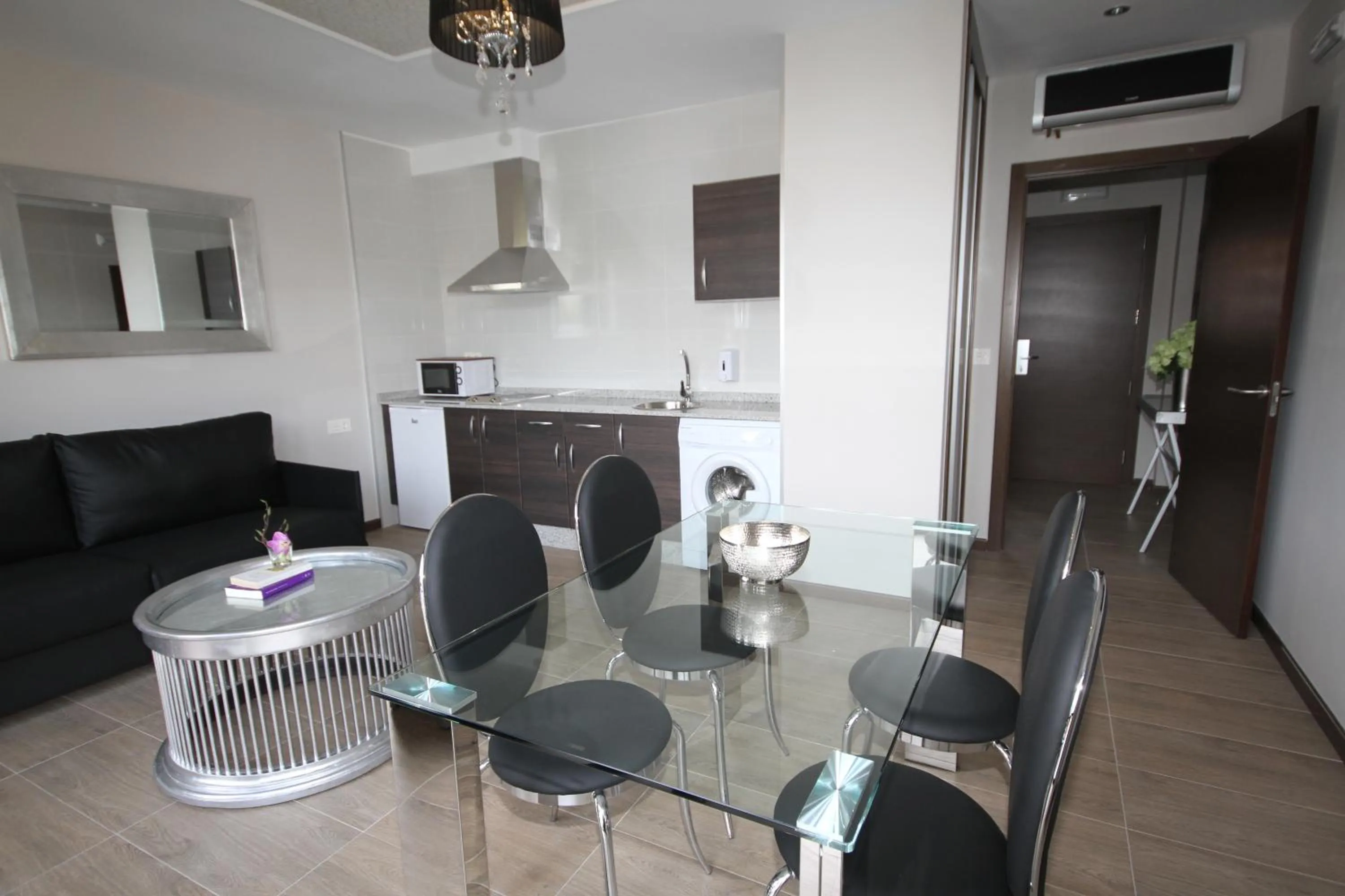Dining area in Alvear Suites