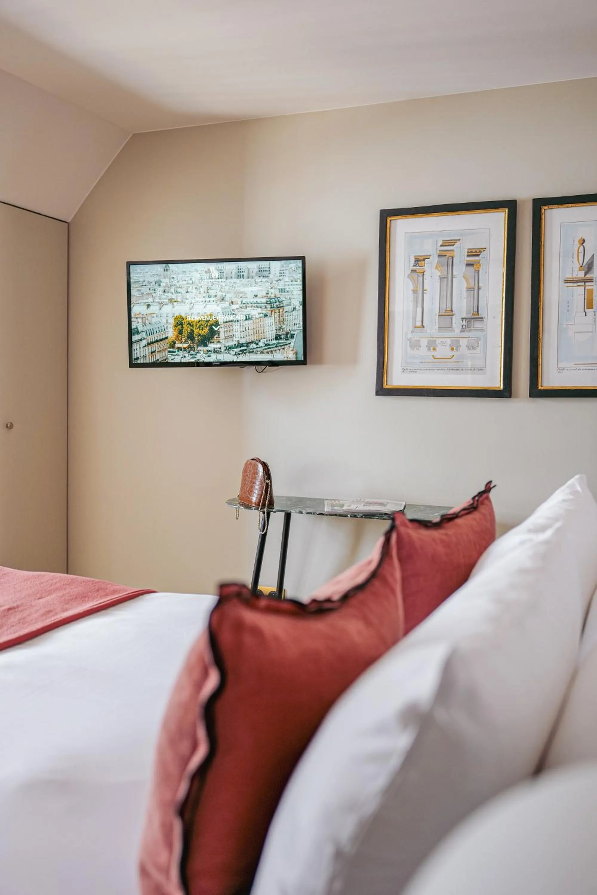 Bedroom, Bed in Maison Orphée