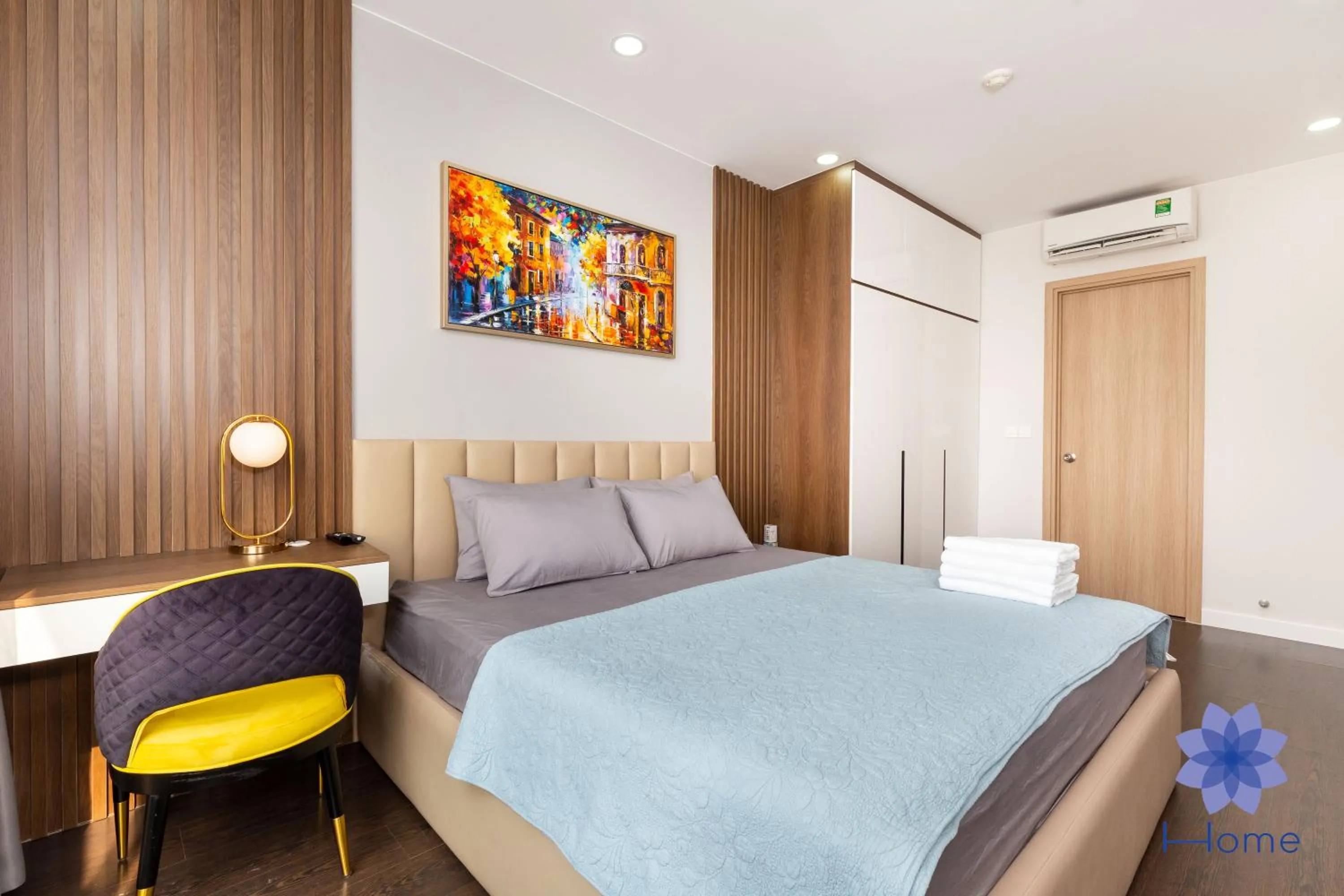 iHome Furnished Apartments with Free Gym & Pool, Airport Pick-Up Service