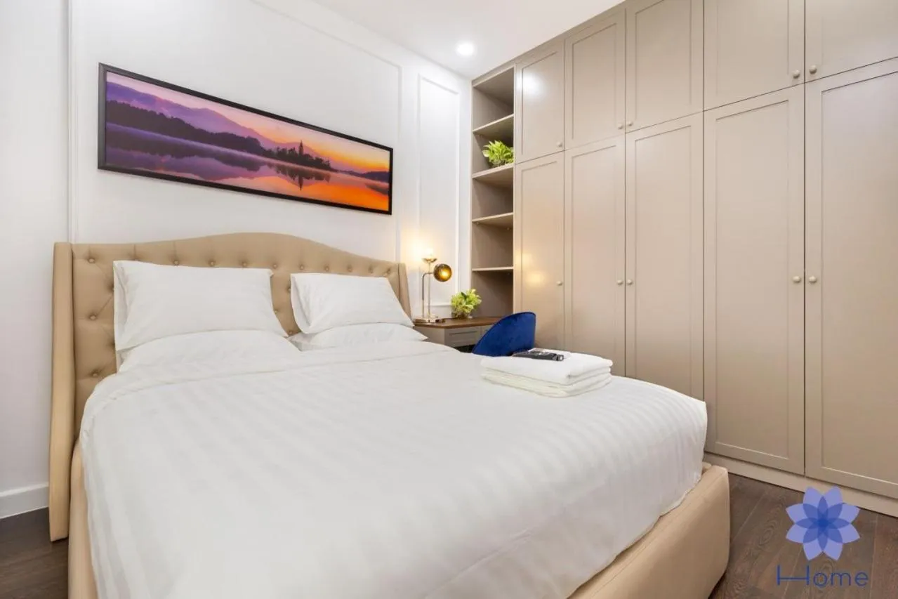 Bed in iHome Furnished Apartments with Free Gym & Pool, Airport Pick-Up Service