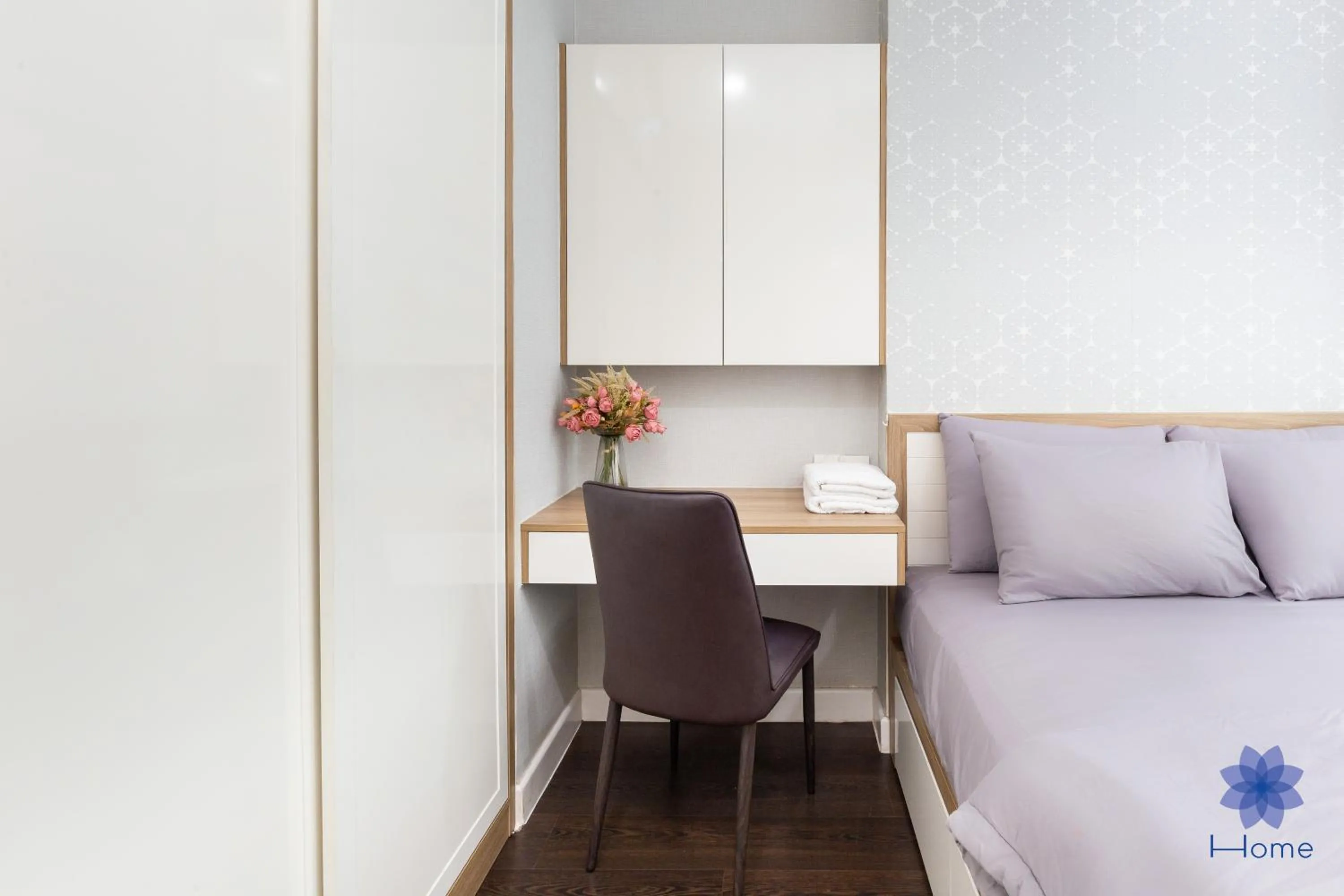 Bed in iHome Furnished Apartments with Free Gym & Pool, Airport Pick-Up Service