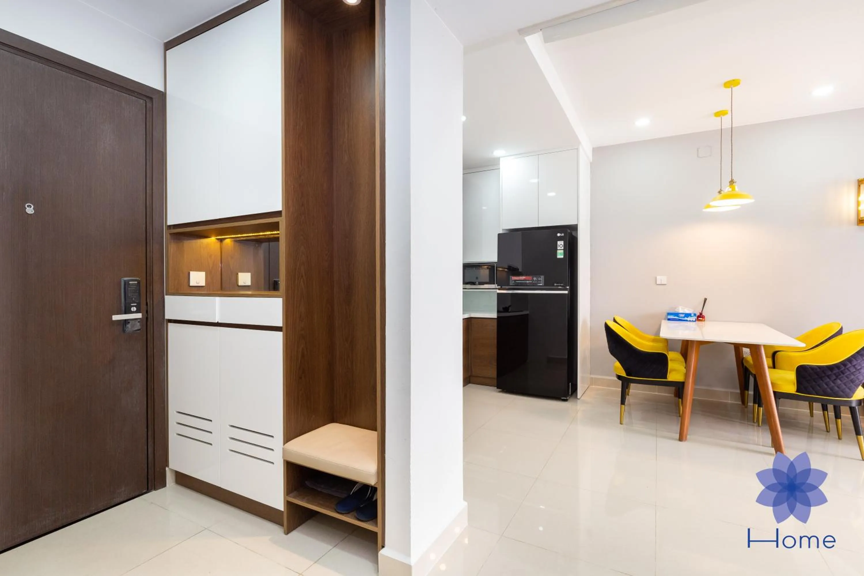 iHome Furnished Apartments with Free Gym & Pool, Airport Pick-Up Service