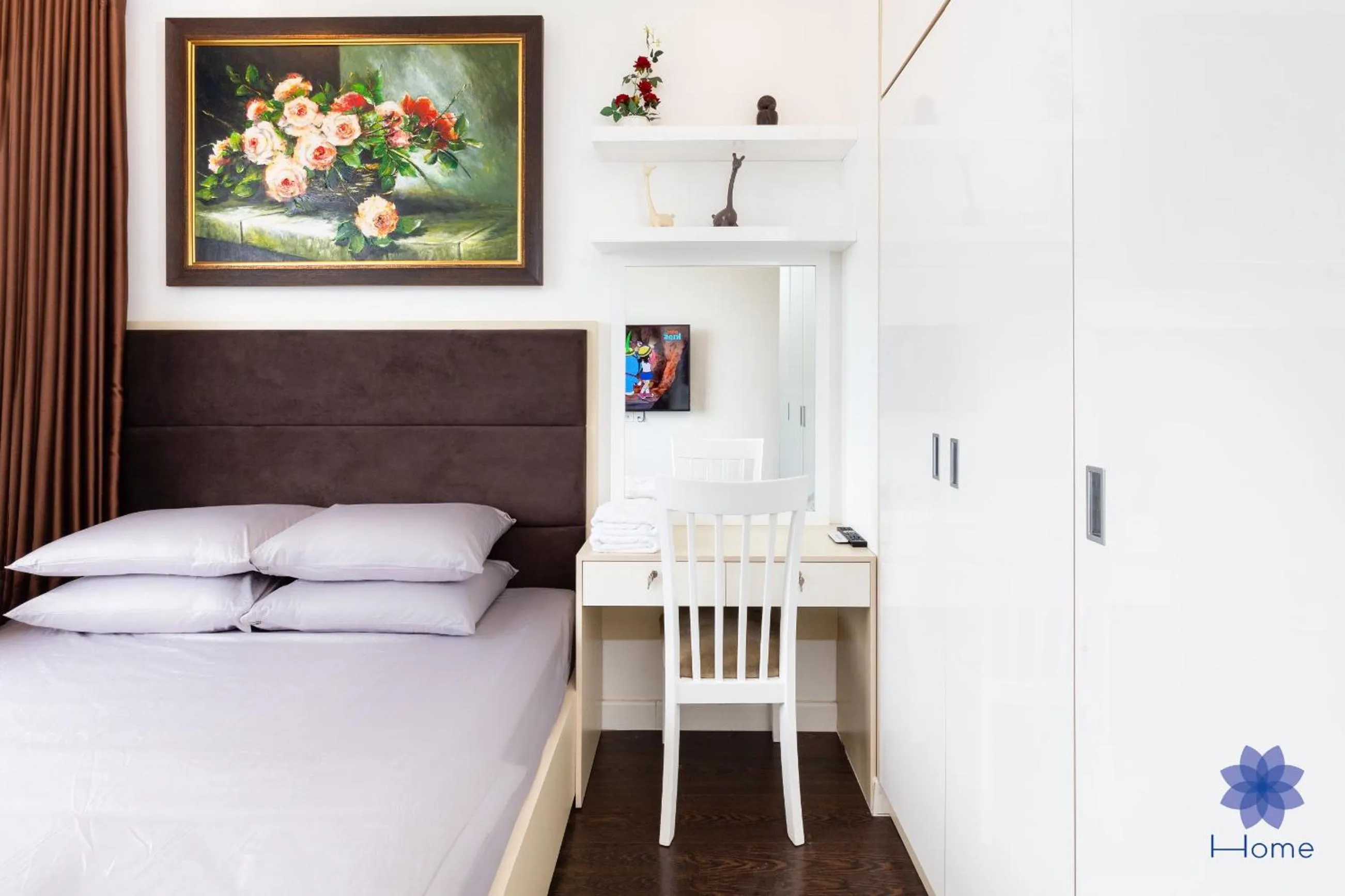 Bed in iHome Furnished Apartments with Free Gym & Pool, Airport Pick-Up Service