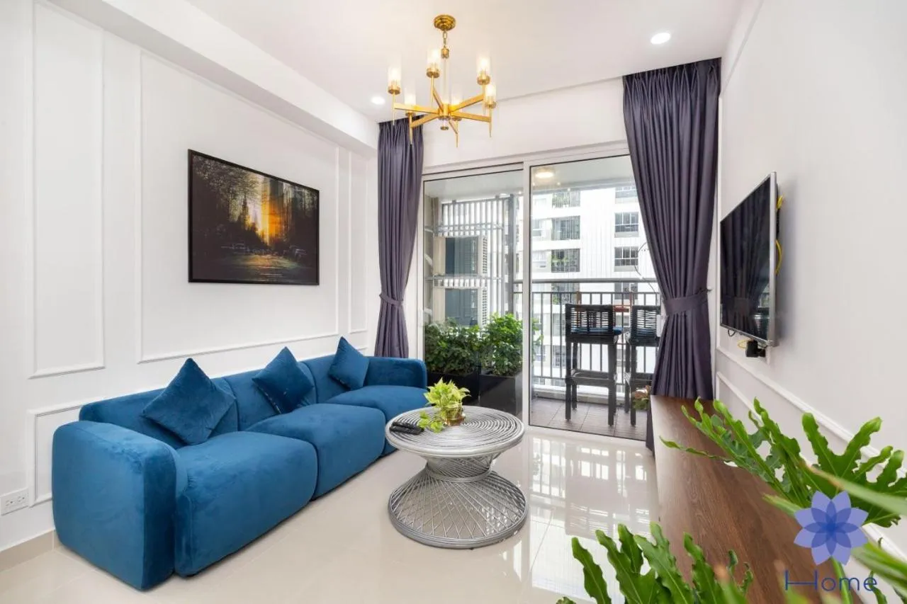 TV and multimedia in iHome Furnished Apartments with Free Gym & Pool, Airport Pick-Up Service