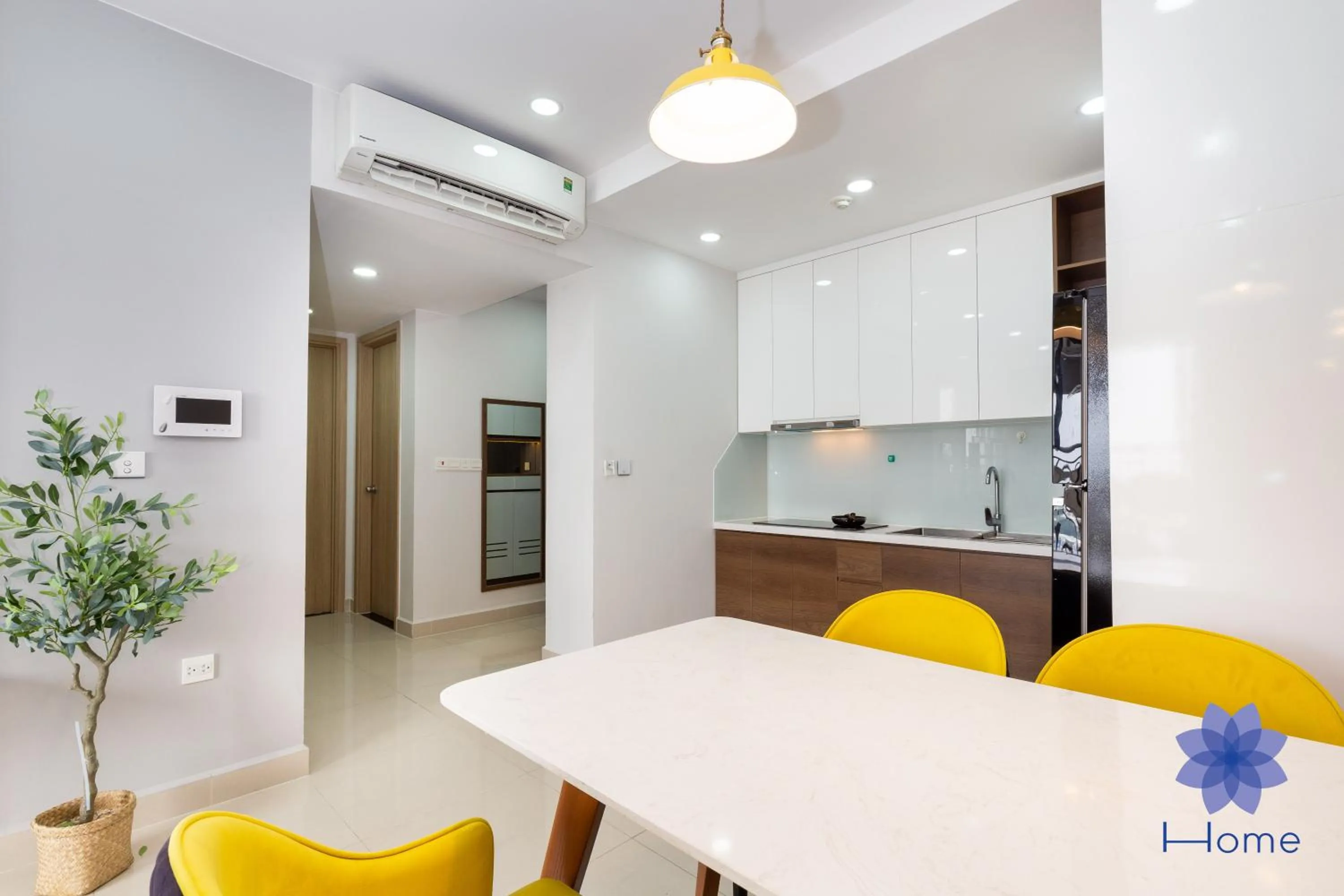 iHome Furnished Apartments with Free Gym & Pool, Airport Pick-Up Service