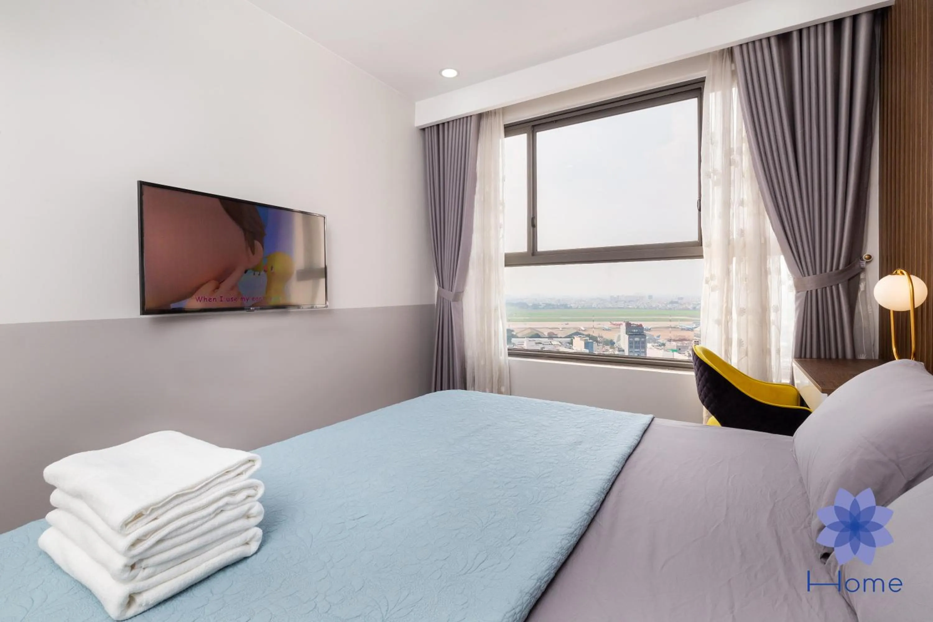 iHome Furnished Apartments with Free Gym & Pool, Airport Pick-Up Service