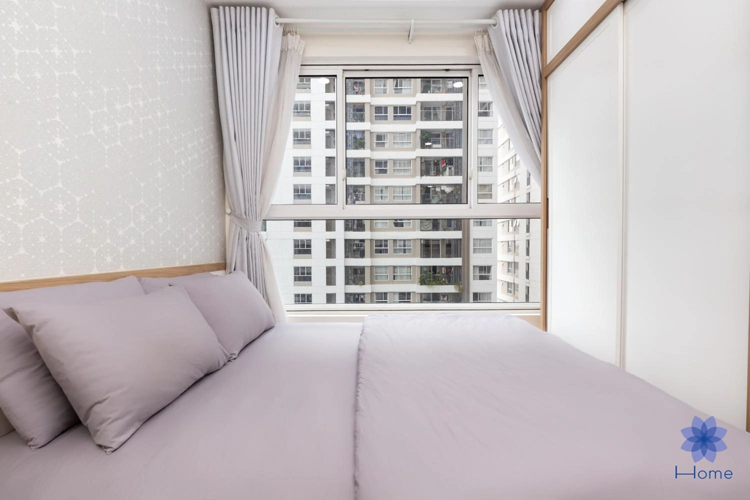 Bed in iHome Furnished Apartments with Free Gym & Pool, Airport Pick-Up Service