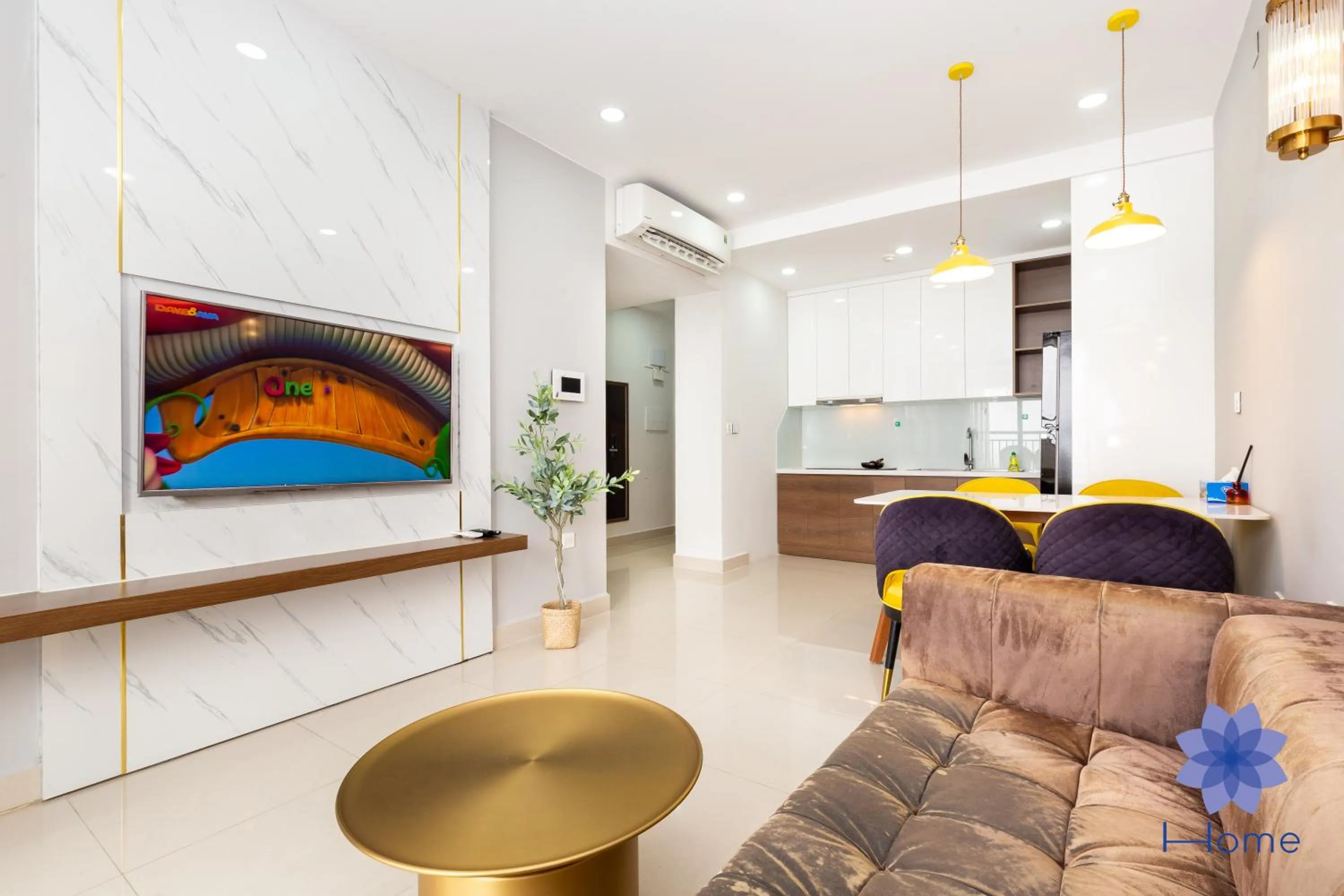 iHome Furnished Apartments with Free Gym & Pool, Airport Pick-Up Service