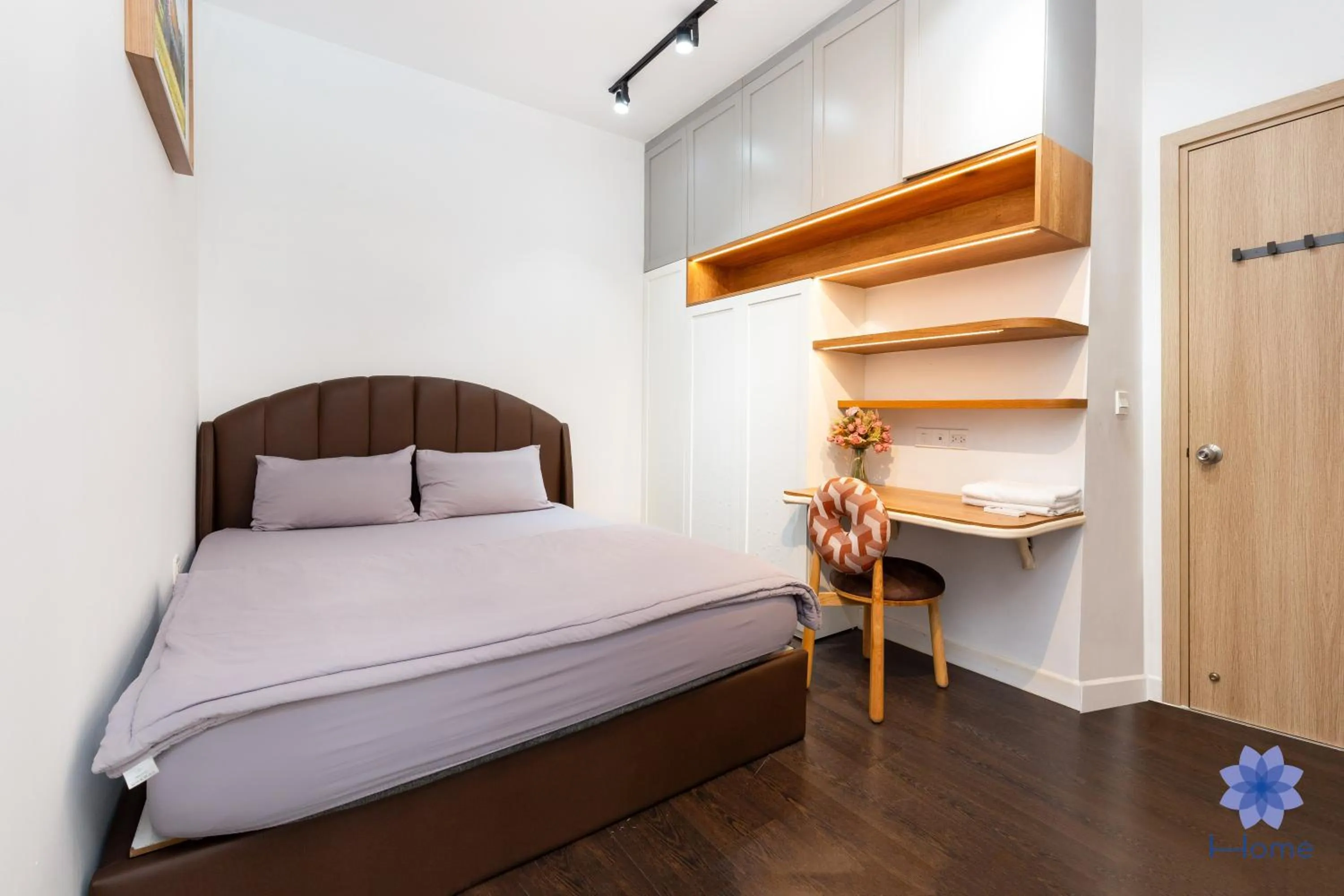 iHome Furnished Apartments with Free Gym & Pool, Airport Pick-Up Service